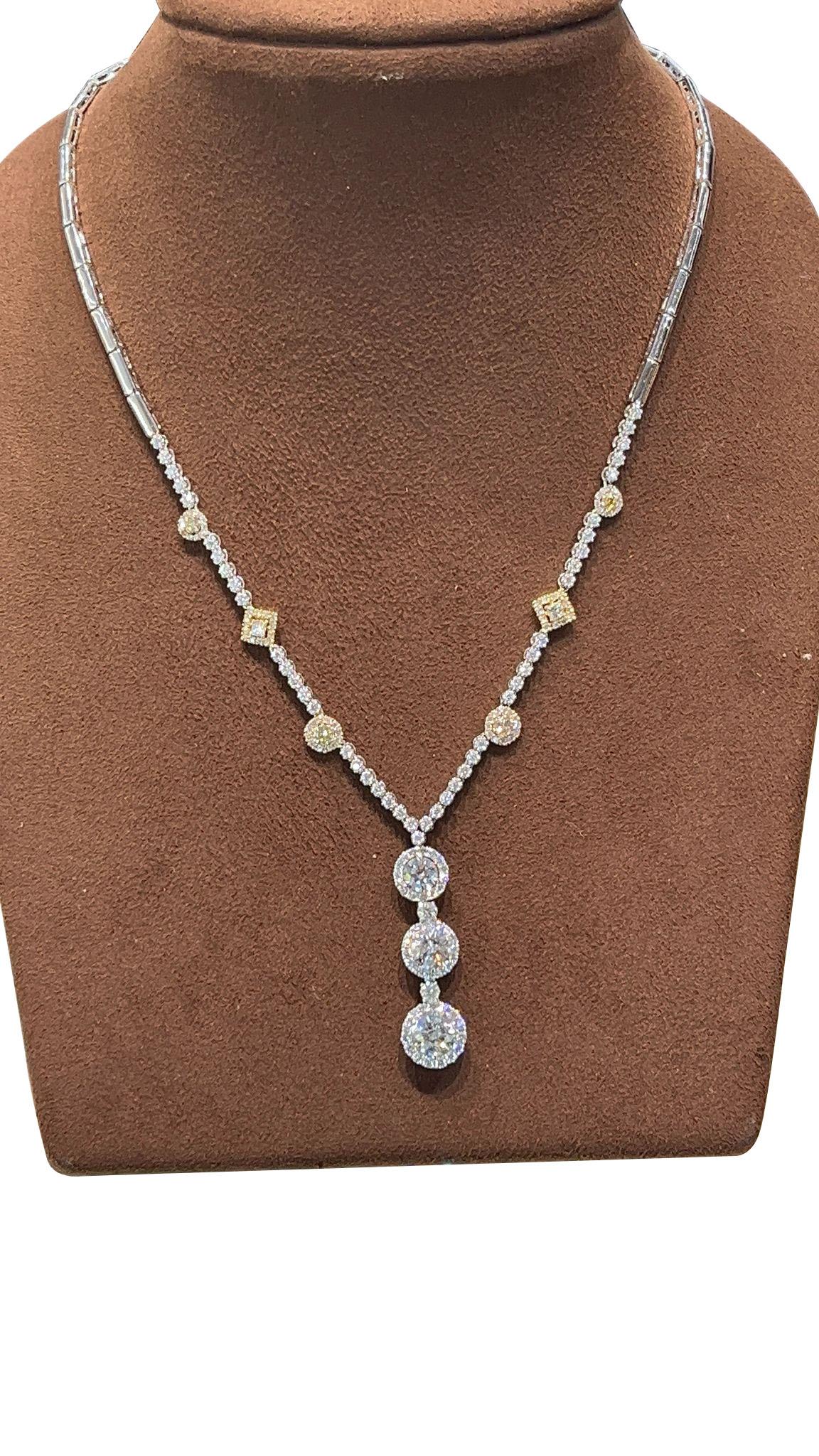 6,5 carati di diamanti naturali a taglio rotondo in oro bianco 18 carati - Collana con ciondolo squisito in vendita 1
