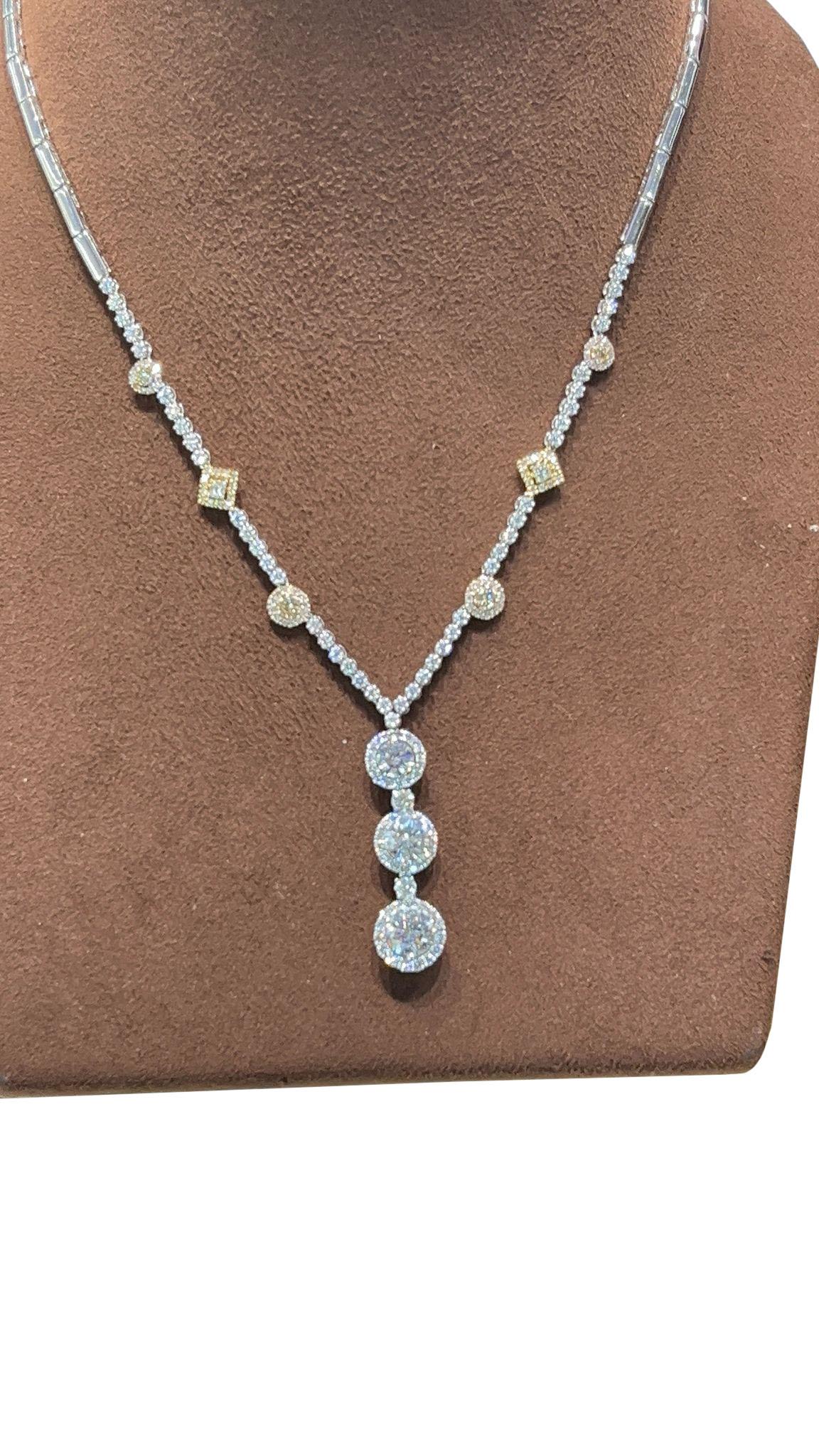 6,5 carati di diamanti naturali a taglio rotondo in oro bianco 18 carati - Collana con ciondolo squisito in vendita 4