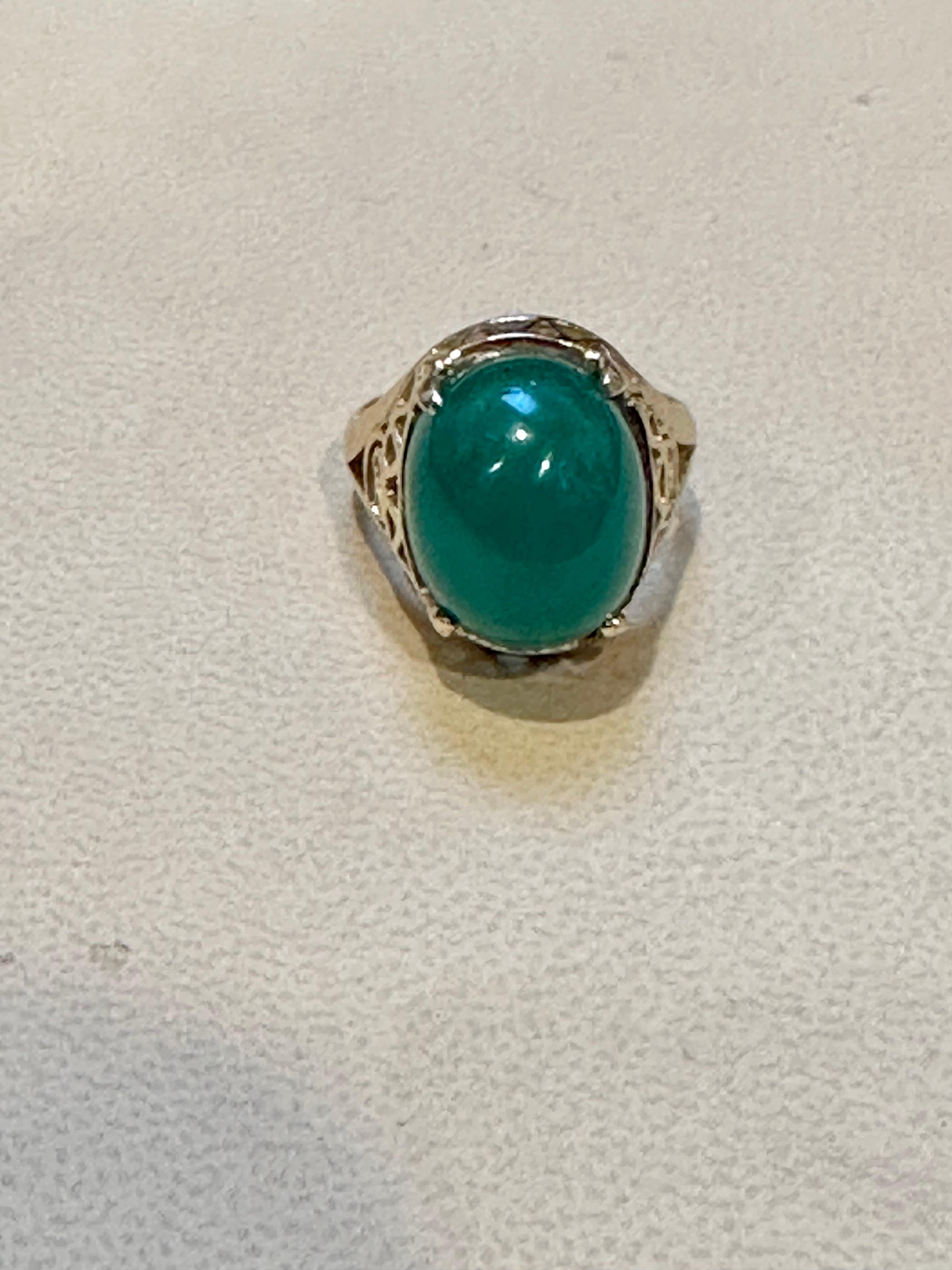 6.5 Carat Oval Emerald Cabochon 14 Karat Yellow Gold Cocktail Ring Vintage For Sale 6
