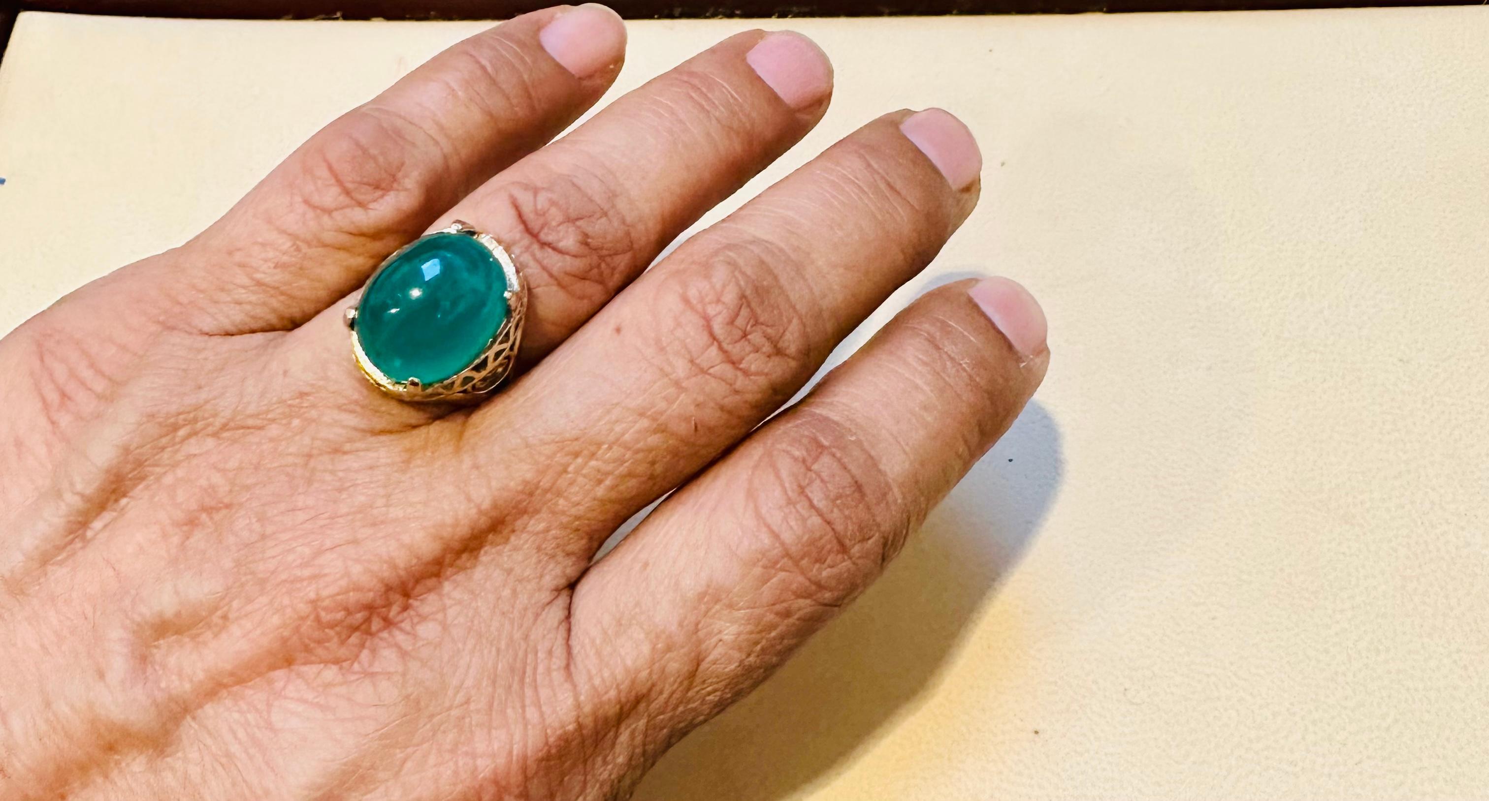 6.5 Carat Oval Emerald Cabochon 14 Karat Yellow Gold Cocktail Ring Vintage For Sale 2