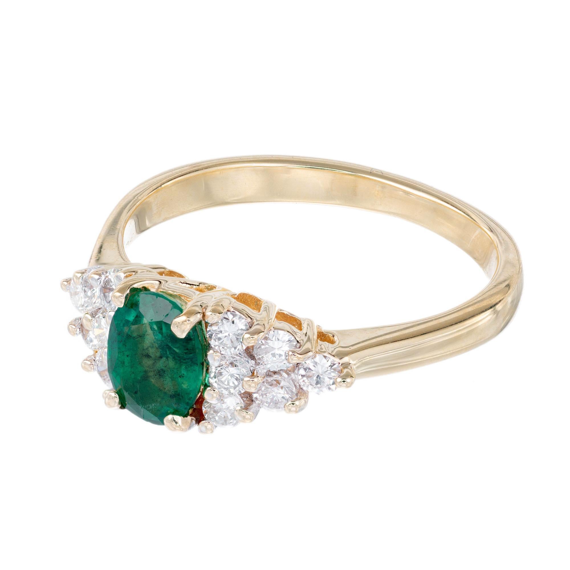 65 Karat Oval Smaragd-Diamant-Gold-Cluster-Verlobungsring (Ovalschliff) im Angebot