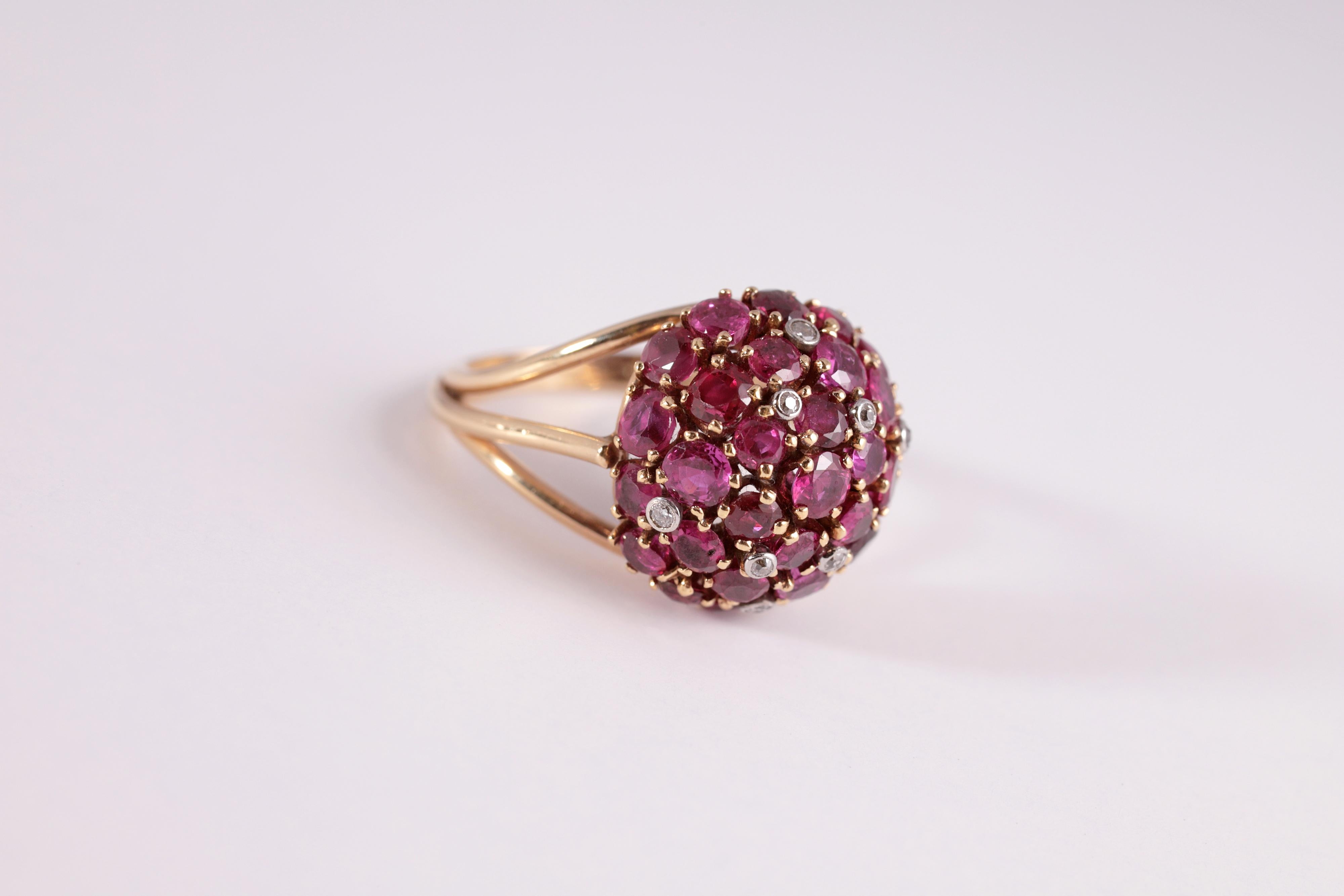 Women's or Men's 6.5 Carat Ruby and Diamond Ring For Sale