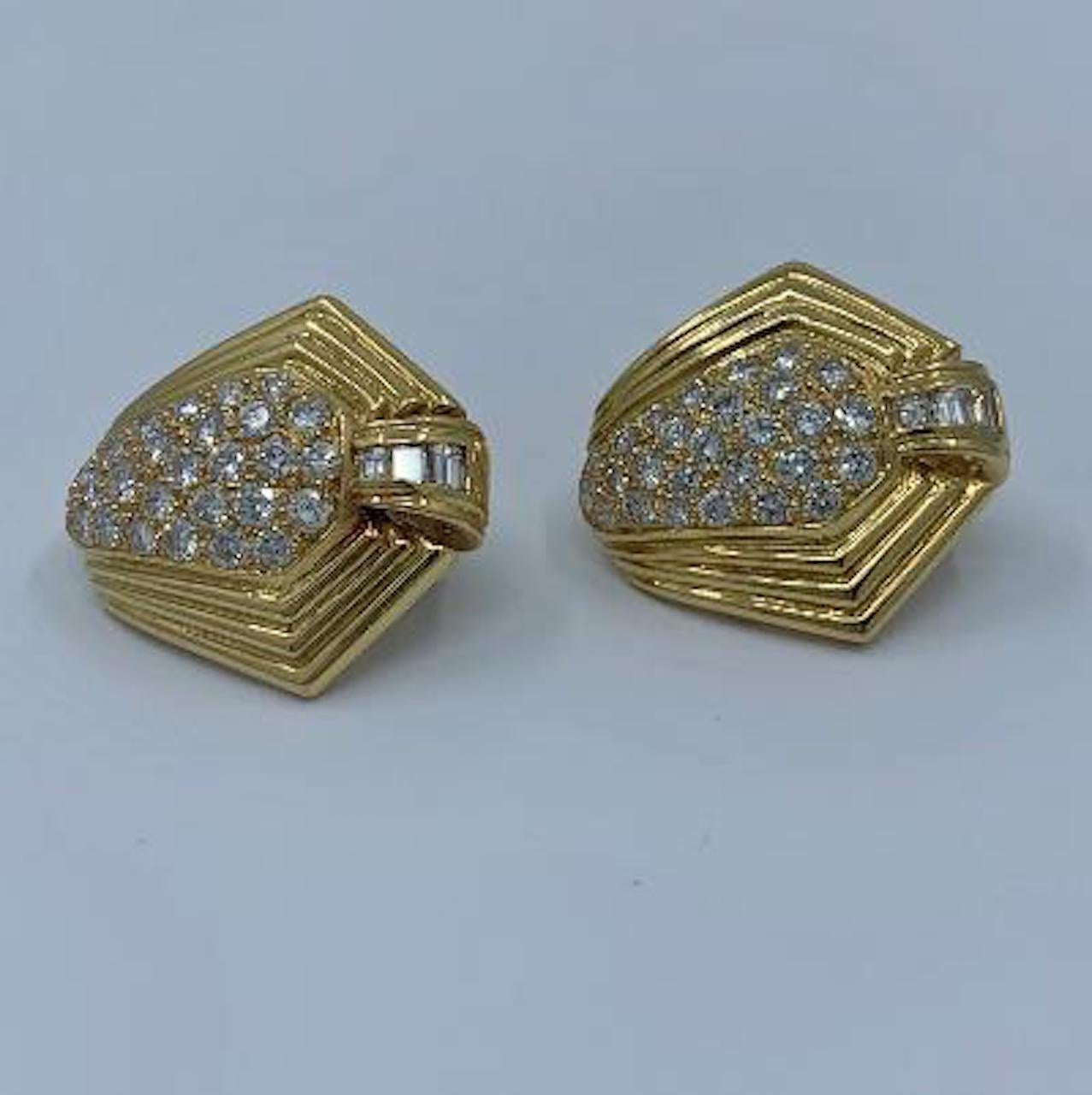 Art Deco Style 6.5 Carat VVS1 F Color Diamond Earrings in 18 Karat Yellow Gold For Sale 7