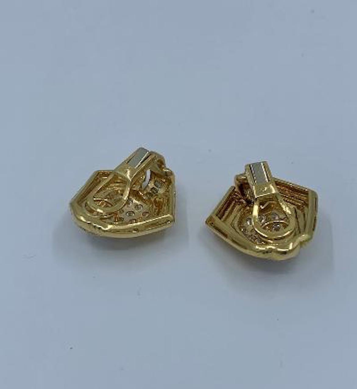 Art Deco Style 6.5 Carat VVS1 F Color Diamond Earrings in 18 Karat Yellow Gold For Sale 1