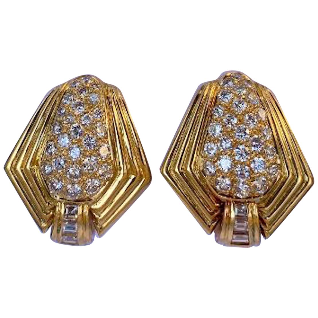 Art Deco Style 6.5 Carat VVS1 F Color Diamond Earrings in 18 Karat Yellow Gold For Sale