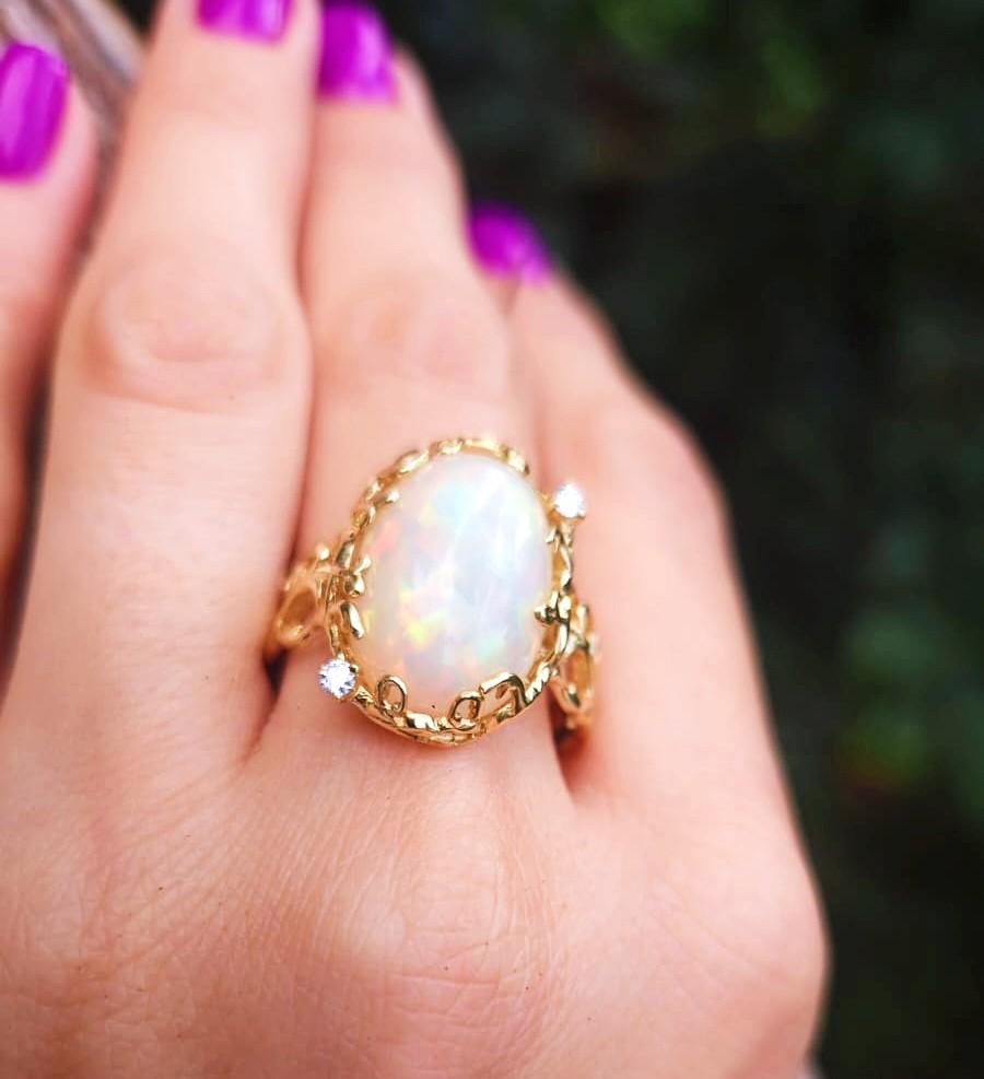 6.5 ct Ethiopian Opal and Diamonds Cocktail Floral Ring In New Condition In București, B