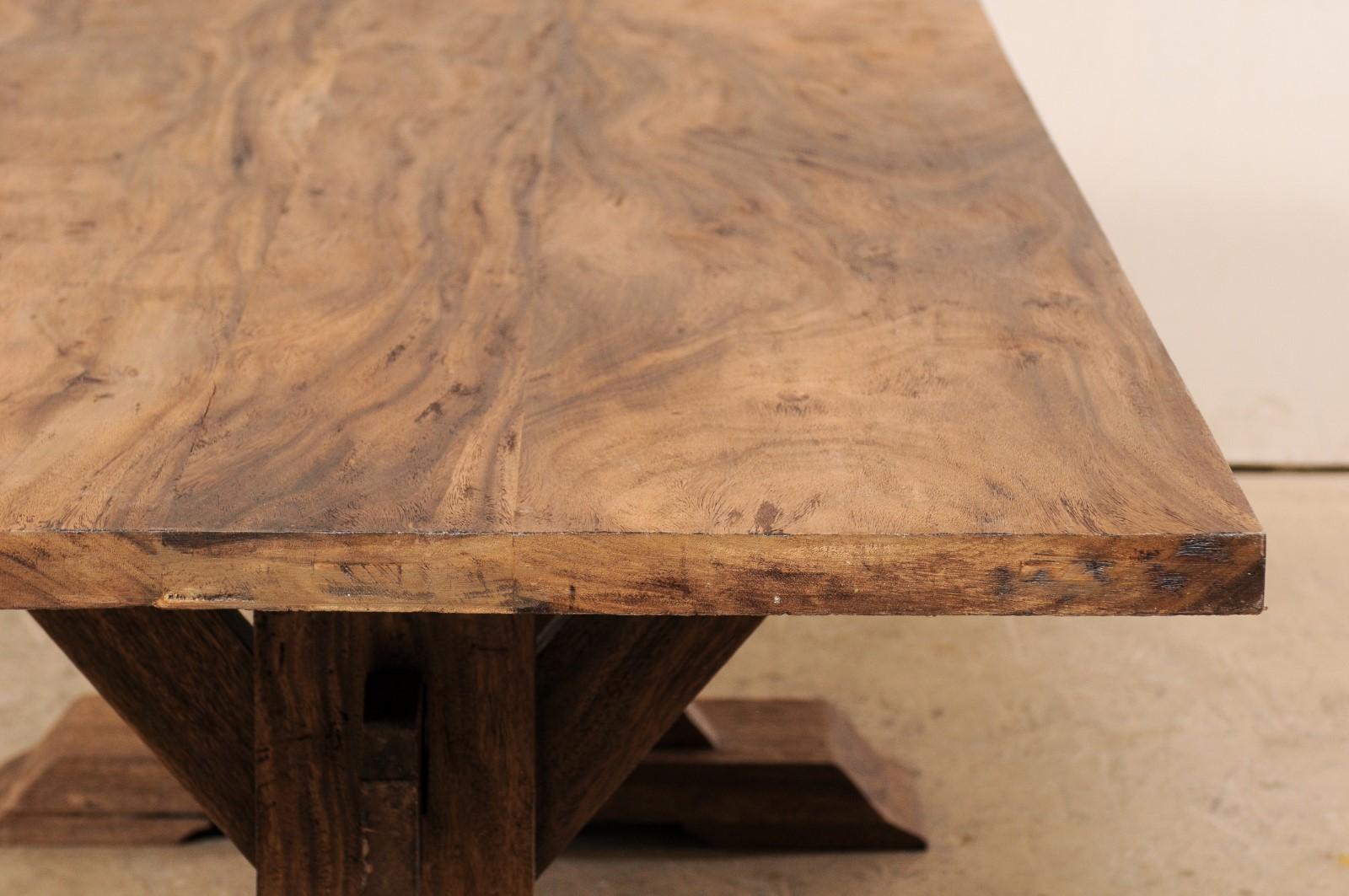 Table à tréteaux en bois de feuillus encadrée en X en vente 2