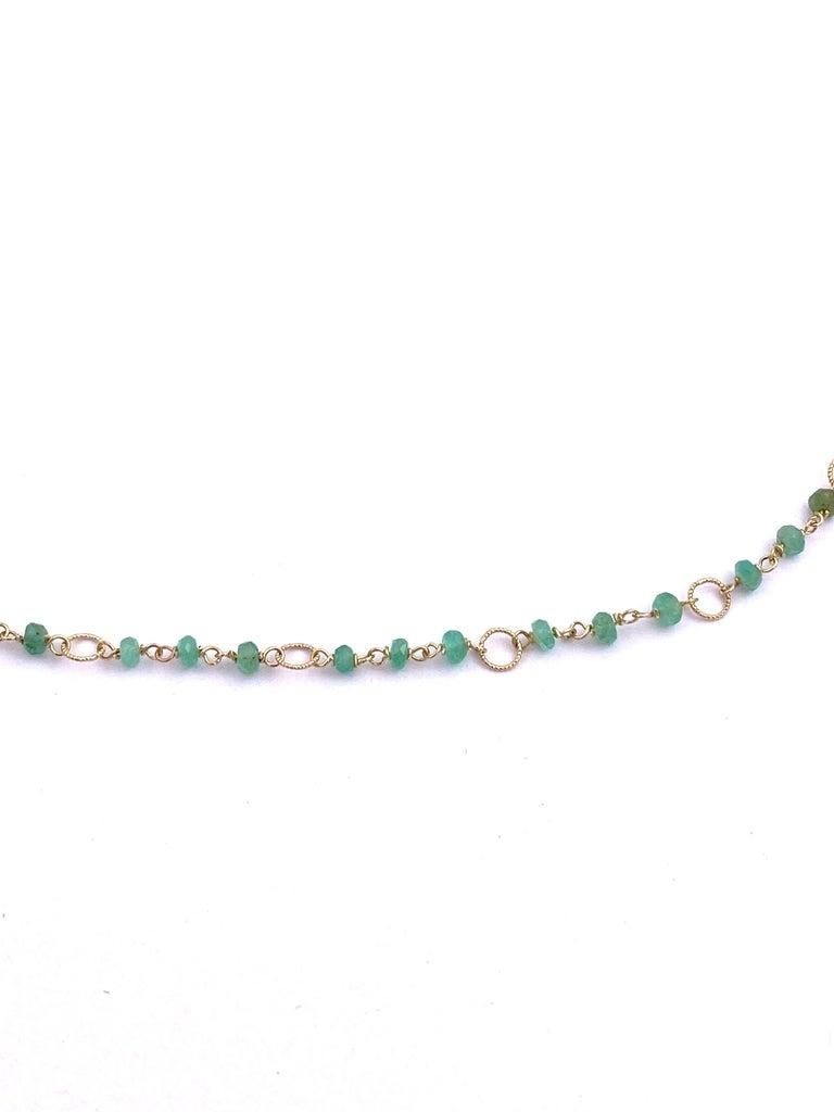 Dainty Beaded Necklace 6.5 Karat Emeralds 18 Karat Yellow Gold Twisted Links For Sale 2