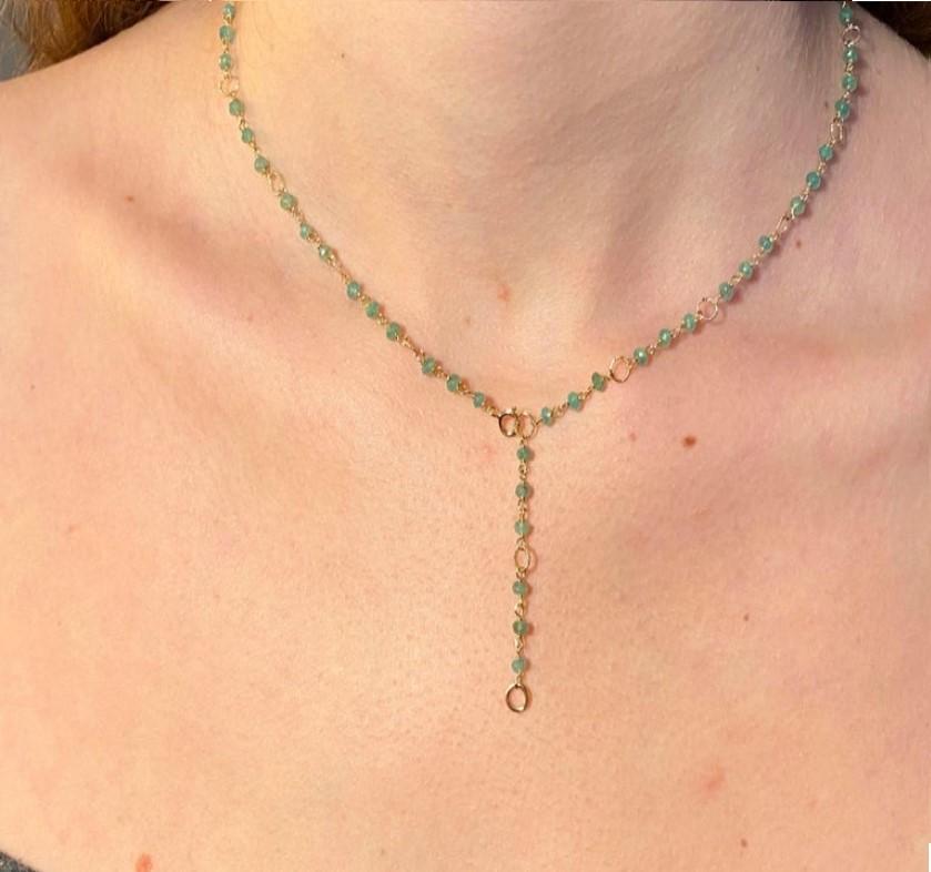 Dainty Beaded Necklace 6.5 Karat Emeralds 18 Karat Yellow Gold Twisted Links For Sale 1