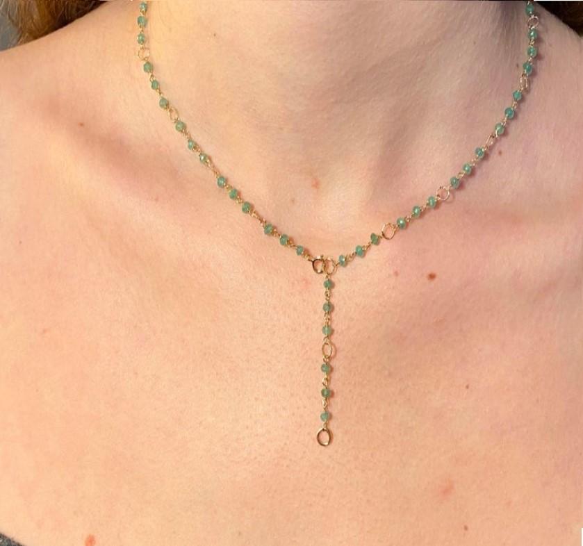 Dainty Beaded Necklace 6.5 Karat Emeralds 18 Karat Yellow Gold Twisted Links For Sale 2