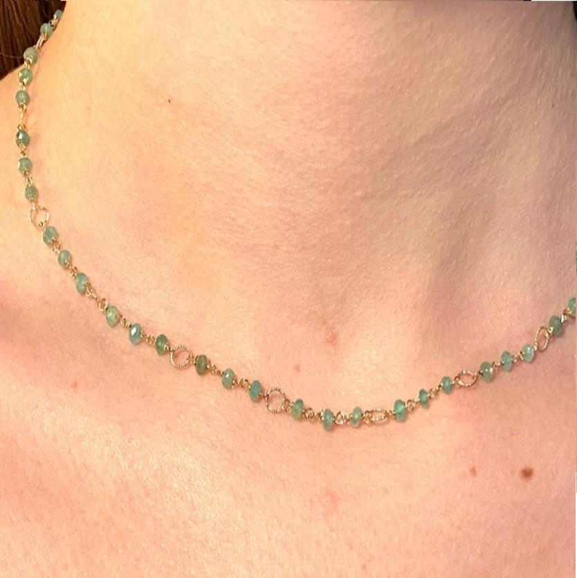 Women's or Men's Dainty Necklace 6.5 Karat Emeralds 18 Karat Gold Twisted Links Chain Beaded  For Sale