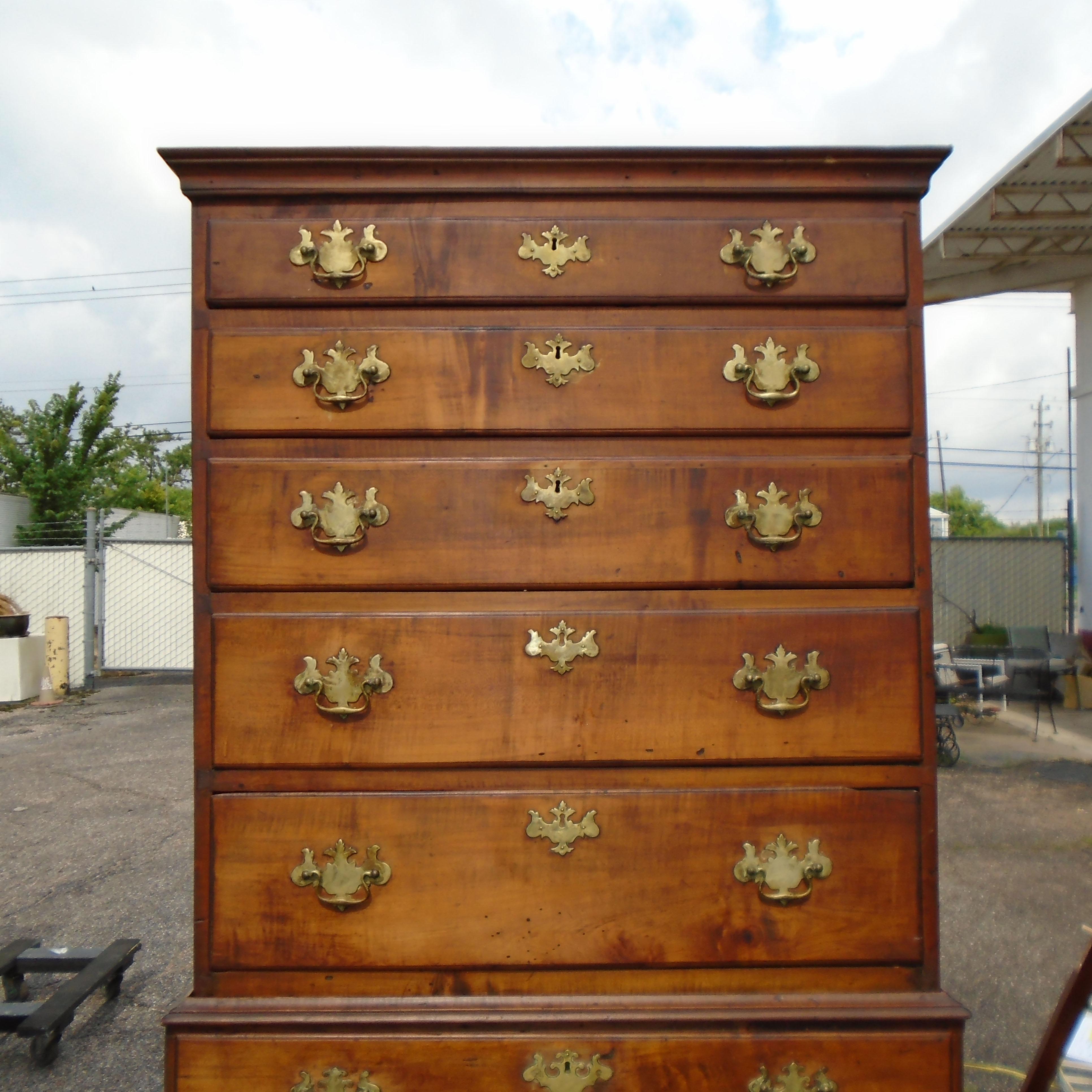 Mahogany 6.5 Late 19th Century English George III Graduated Chest of Drawers For Sale