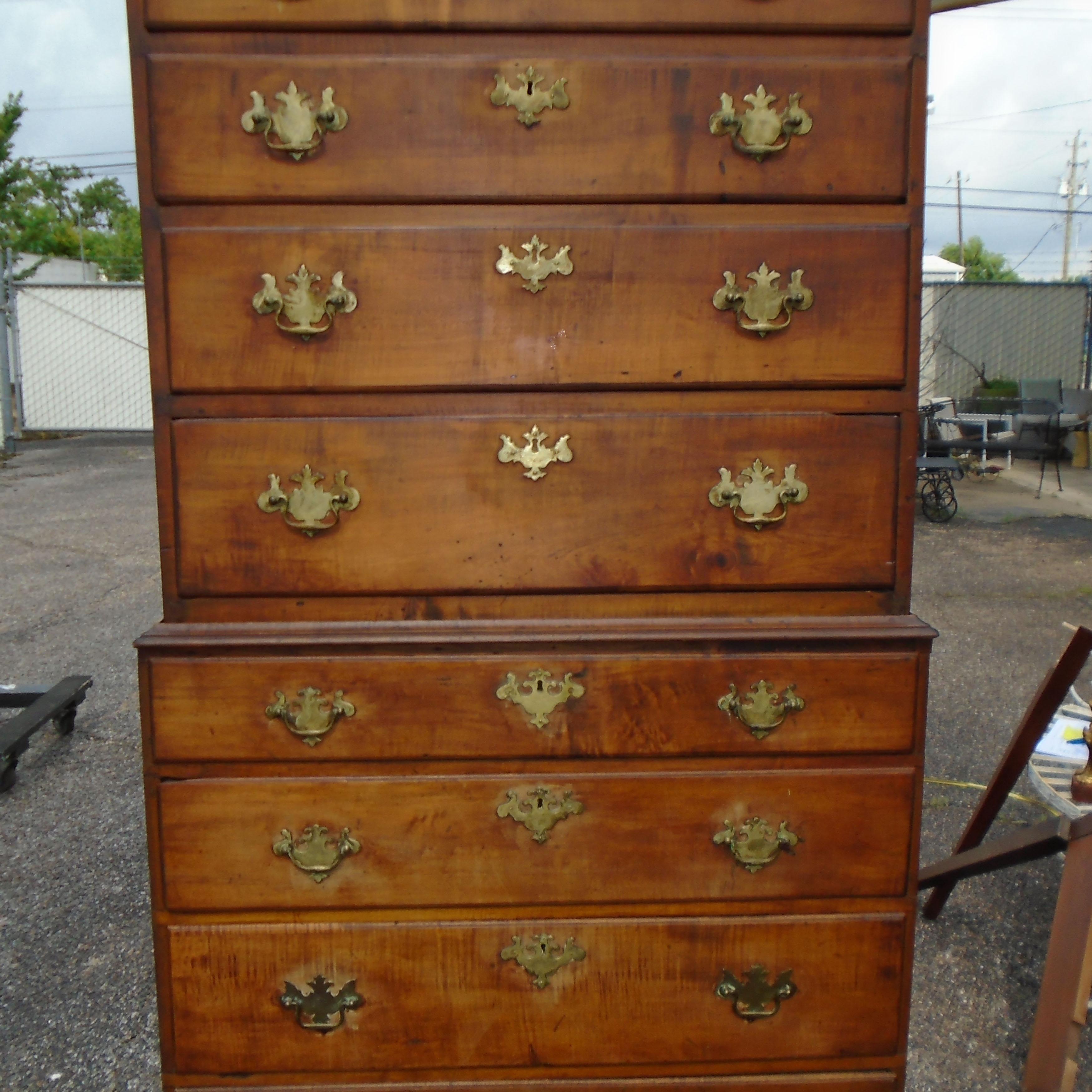 6.5 Late 19th Century English George III Graduated Chest of Drawers For Sale 1