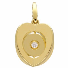 65 Limited Edition Cartier Diamond 18 Karat Yellow Gold New York Apple Charm