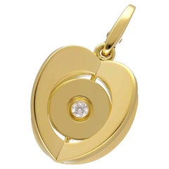 65 Limited Edition Cartier Diamond 18 Karat Yellow Gold New York Apple Charm