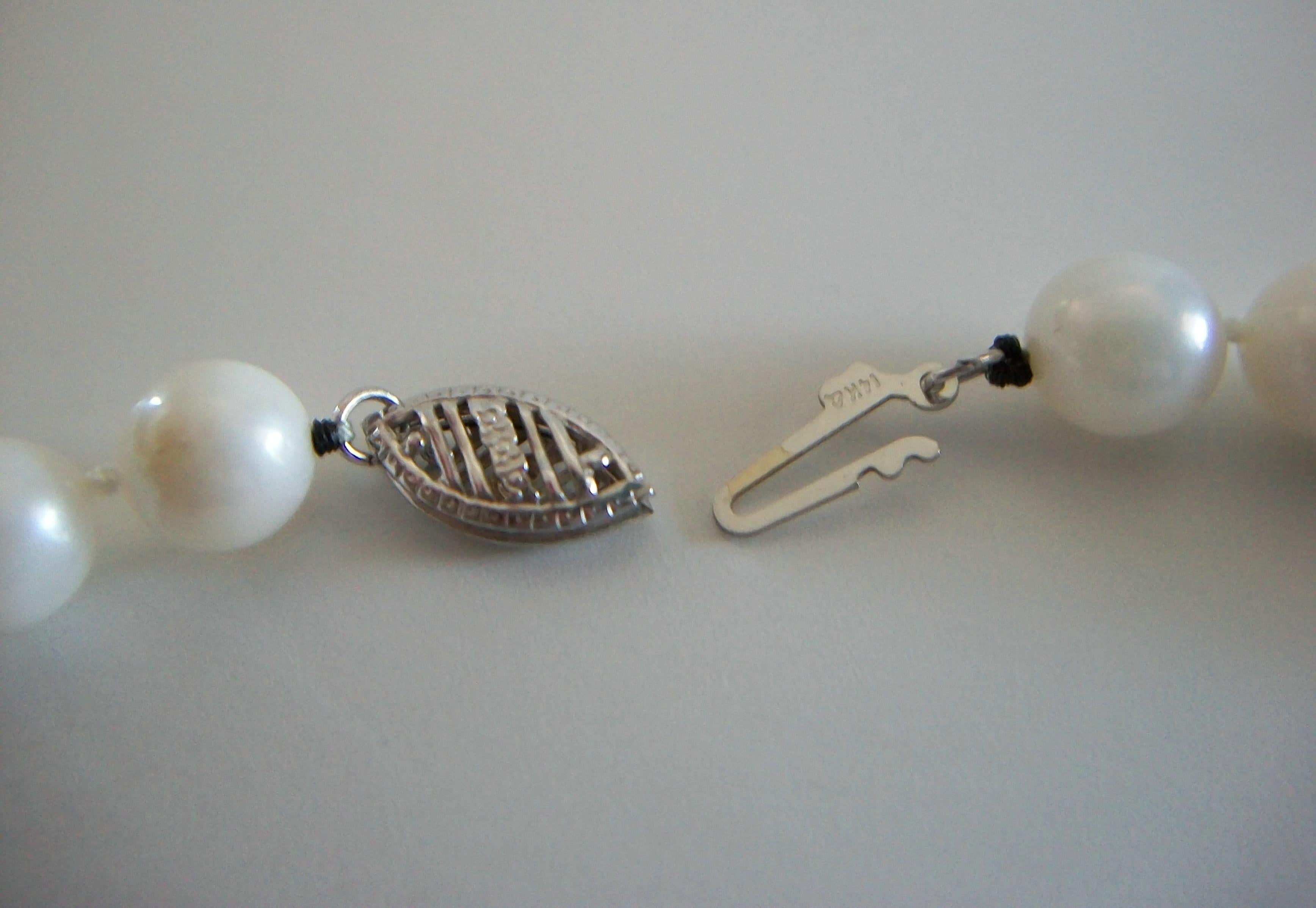 6,5 mm. Collana di perle coltivate bianche - Chiusura in oro bianco 14K - S.S. White - Circa 1980 in vendita 10