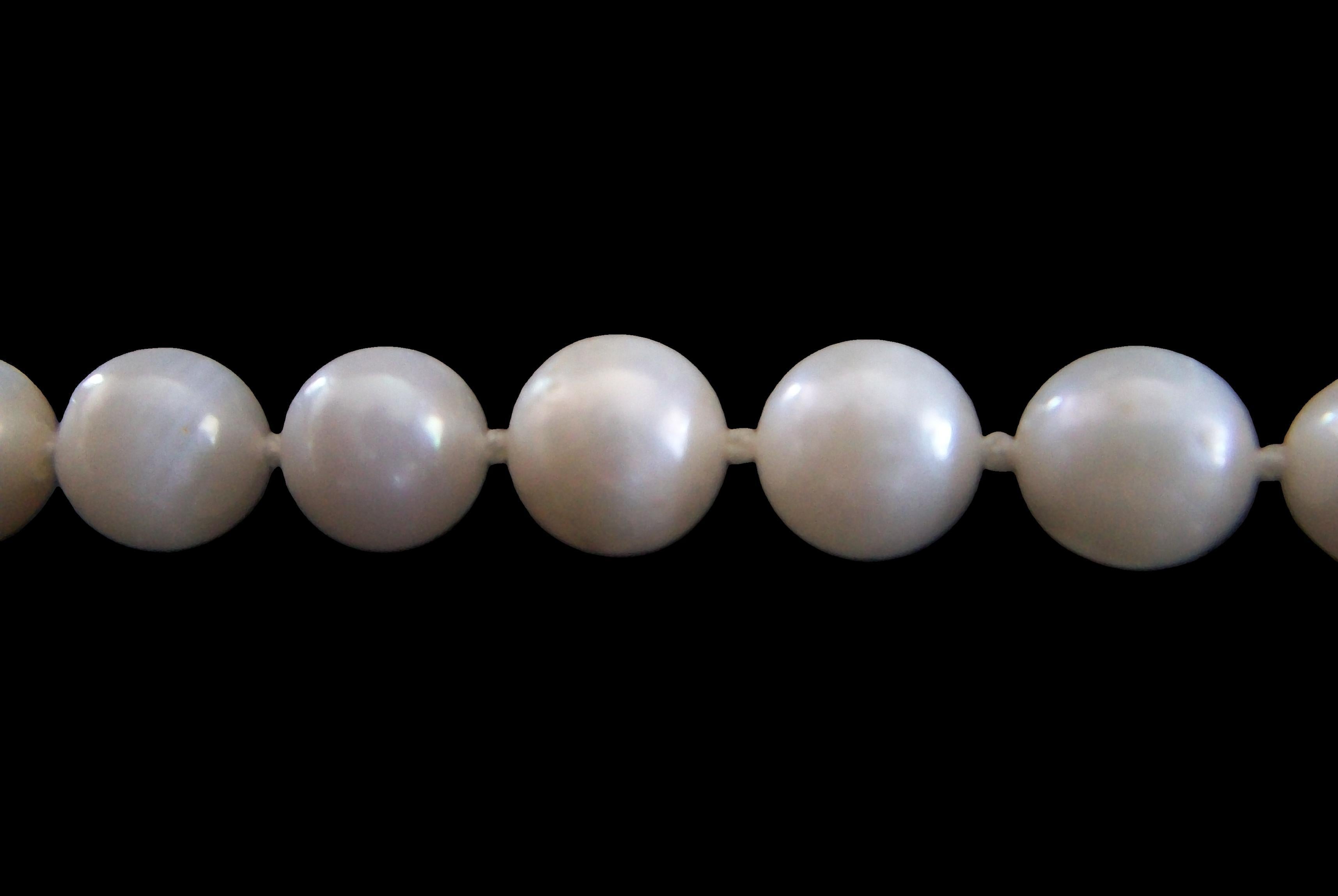 6,5 mm. Collana di perle coltivate bianche - Chiusura in oro bianco 14K - S.S. White - Circa 1980 in vendita 1