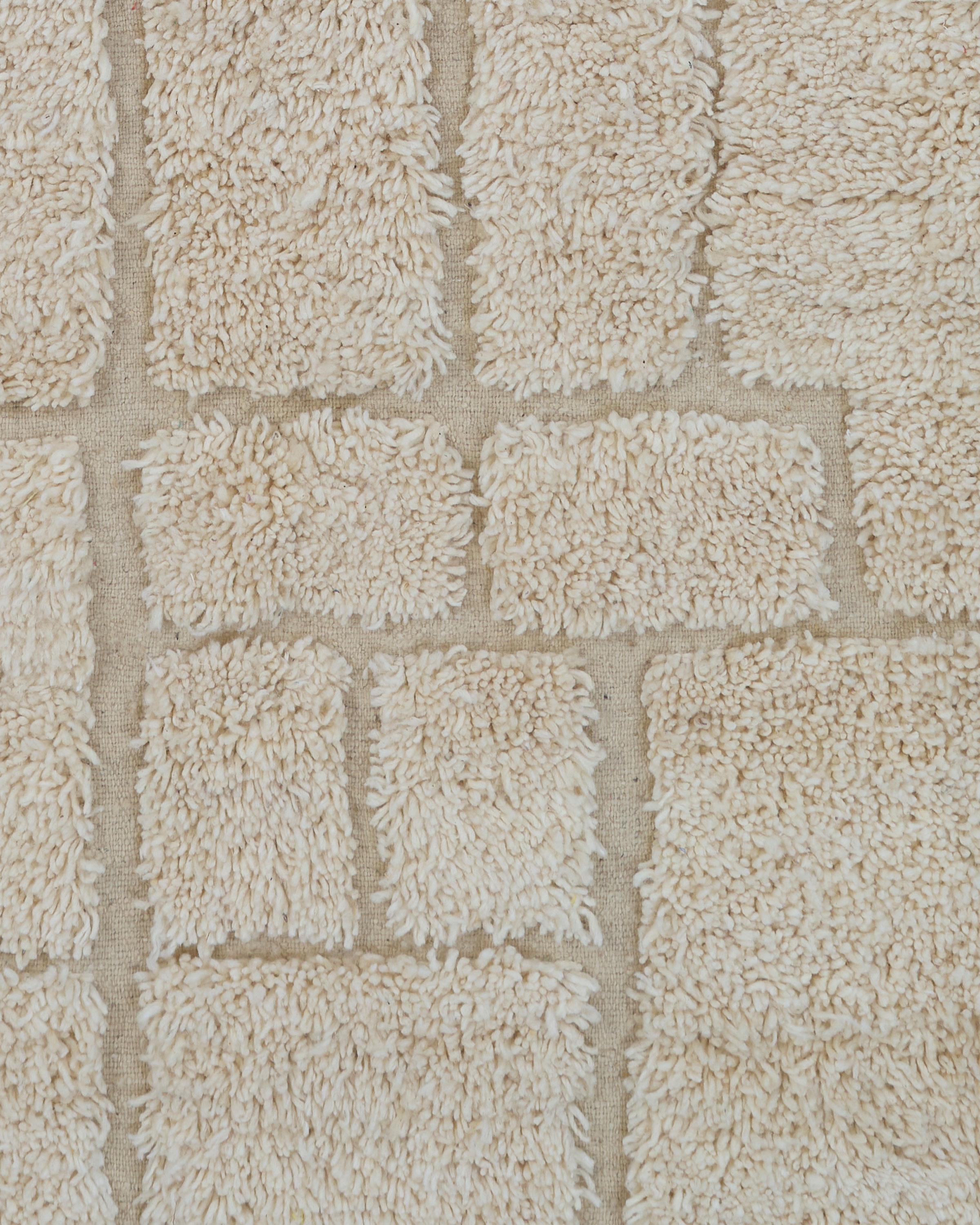 6’5” x 8’11” Egretta Ivory Handmade Moroccan Wool Beni Ouarain Rug In New Condition For Sale In Livingston Manor, NY