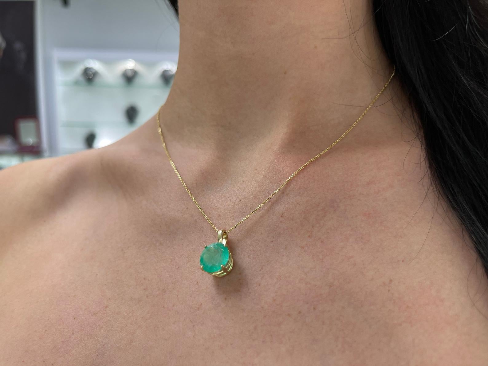 6.50-Carat 14K Colombian Emerald Solitaire Round Cut Gold Pendant In New Condition For Sale In Jupiter, FL
