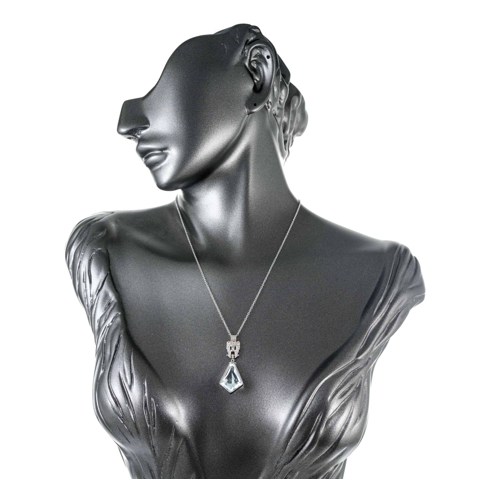6.50 Carat Aquamarine Diamond Platinum Kite Shaped Pendant Necklace In Good Condition For Sale In Stamford, CT