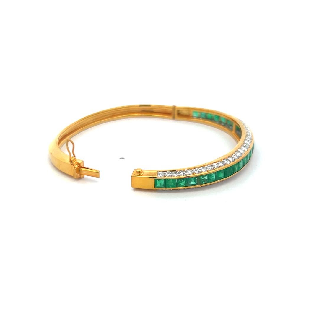 6.50 Carat Diamond 10.50 Carat Emerald Ruby Sapphire 18K YG Bangle Bracelet For Sale 3