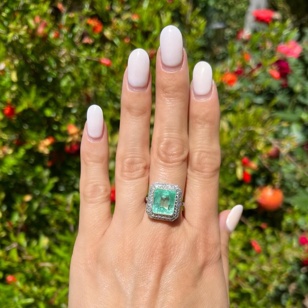 Mixed Cut 6.50 Carat Emerald and Diamond Art Deco Platinum Ring Estate Fine Jewelry For Sale