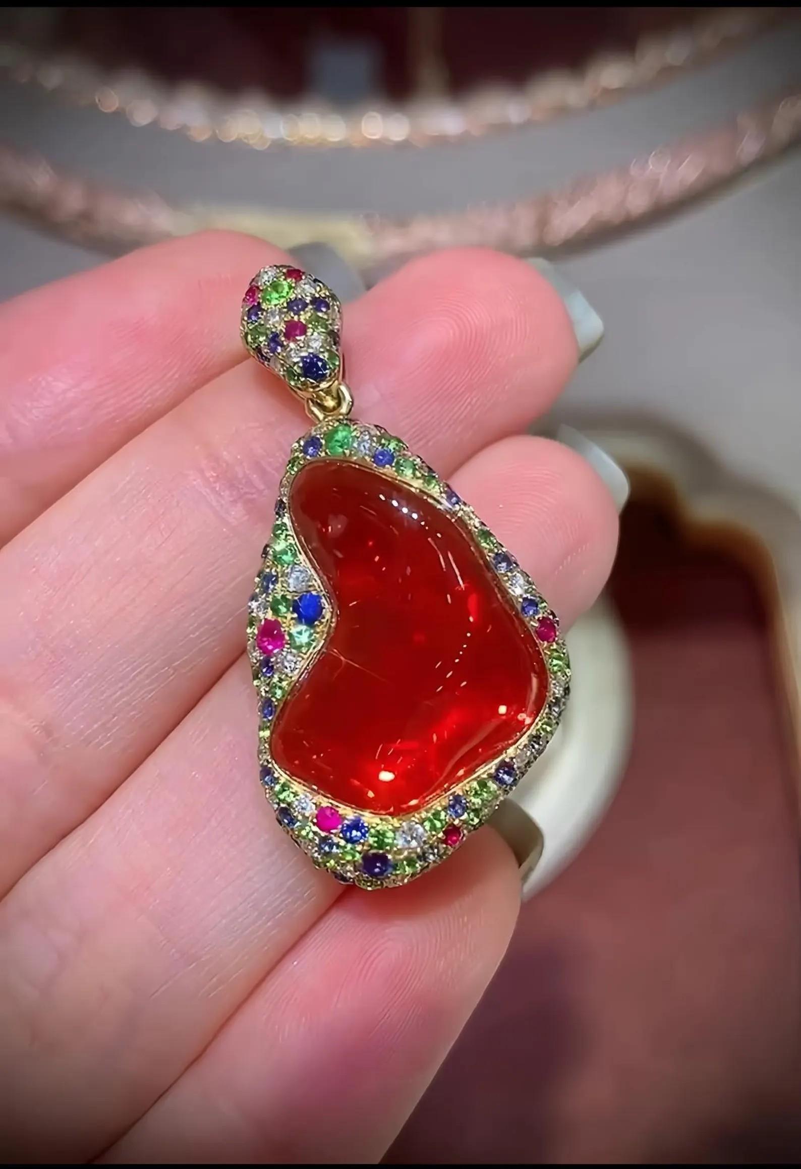 Mixed Cut 6.50 Carat Mexican Fire Opal Diamond 18 Karat Gold Pendant Necklace For Sale