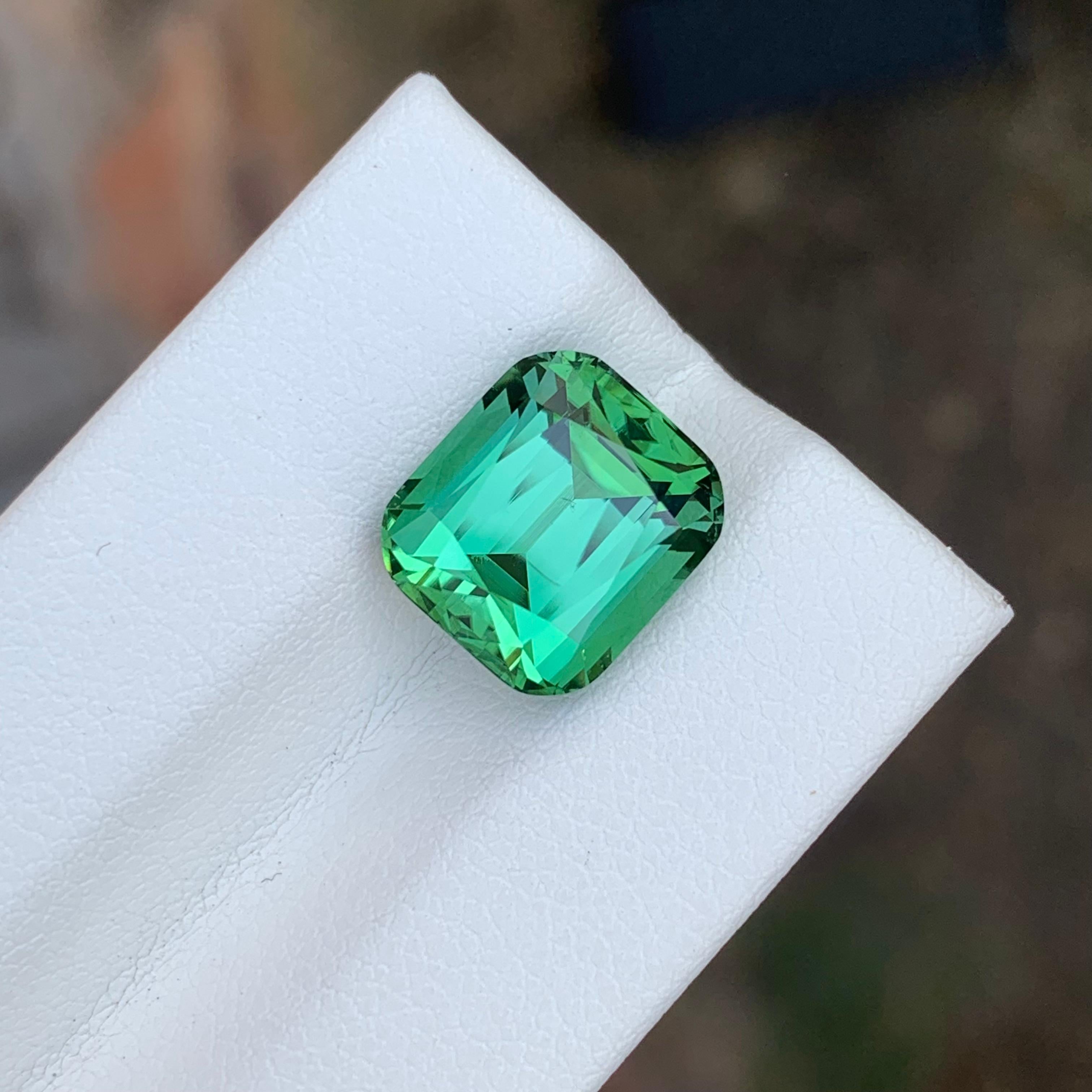 Taille coussin 6.50 Carat Natural Loose Green Tourmaline Cushion Shape Gemstone (Tourmaline verte en forme de coussin) en vente