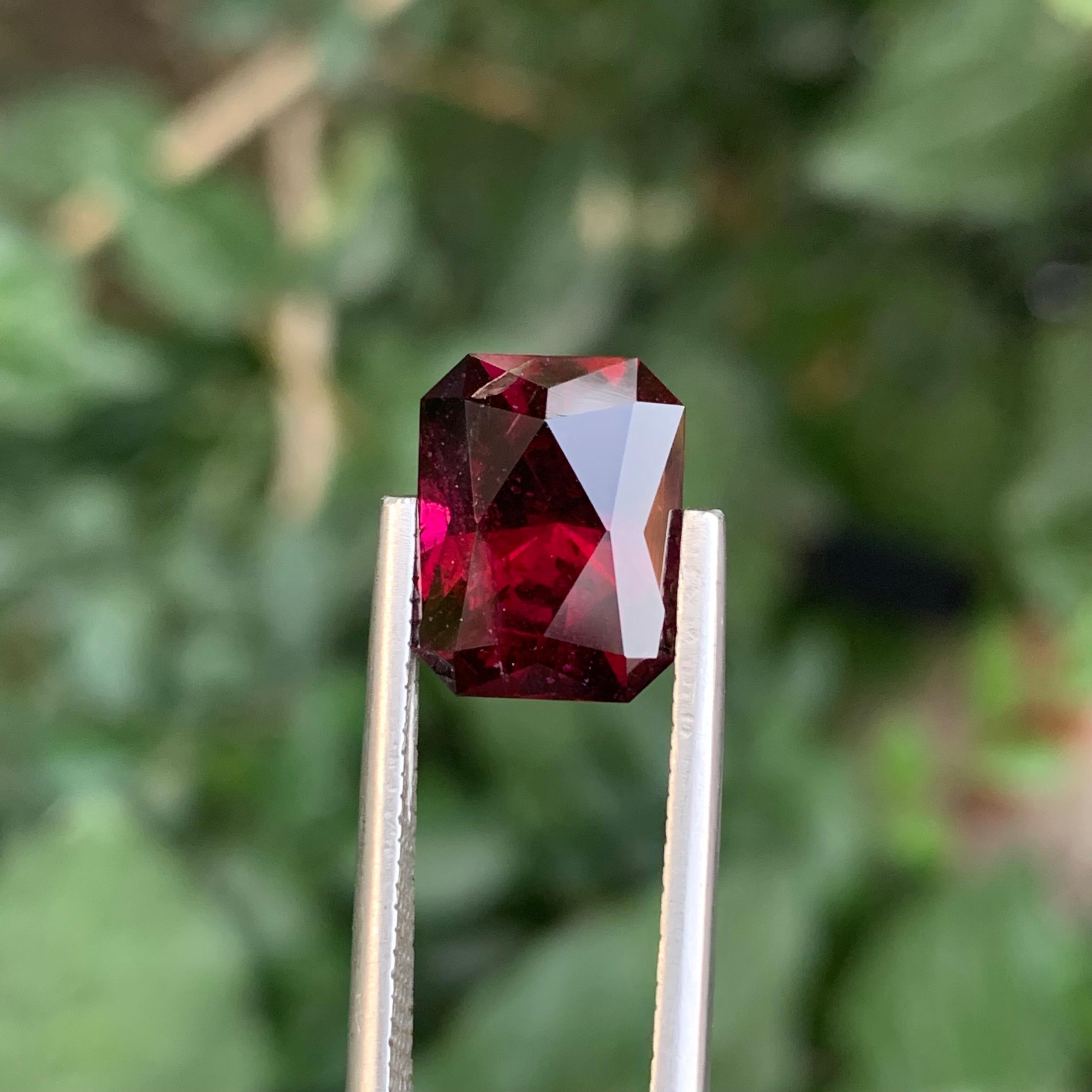 6.50 Karat natürlicher loser Rhodolith Granat Smaragd Form Edelstein im Zustand „Neu“ im Angebot in Peshawar, PK