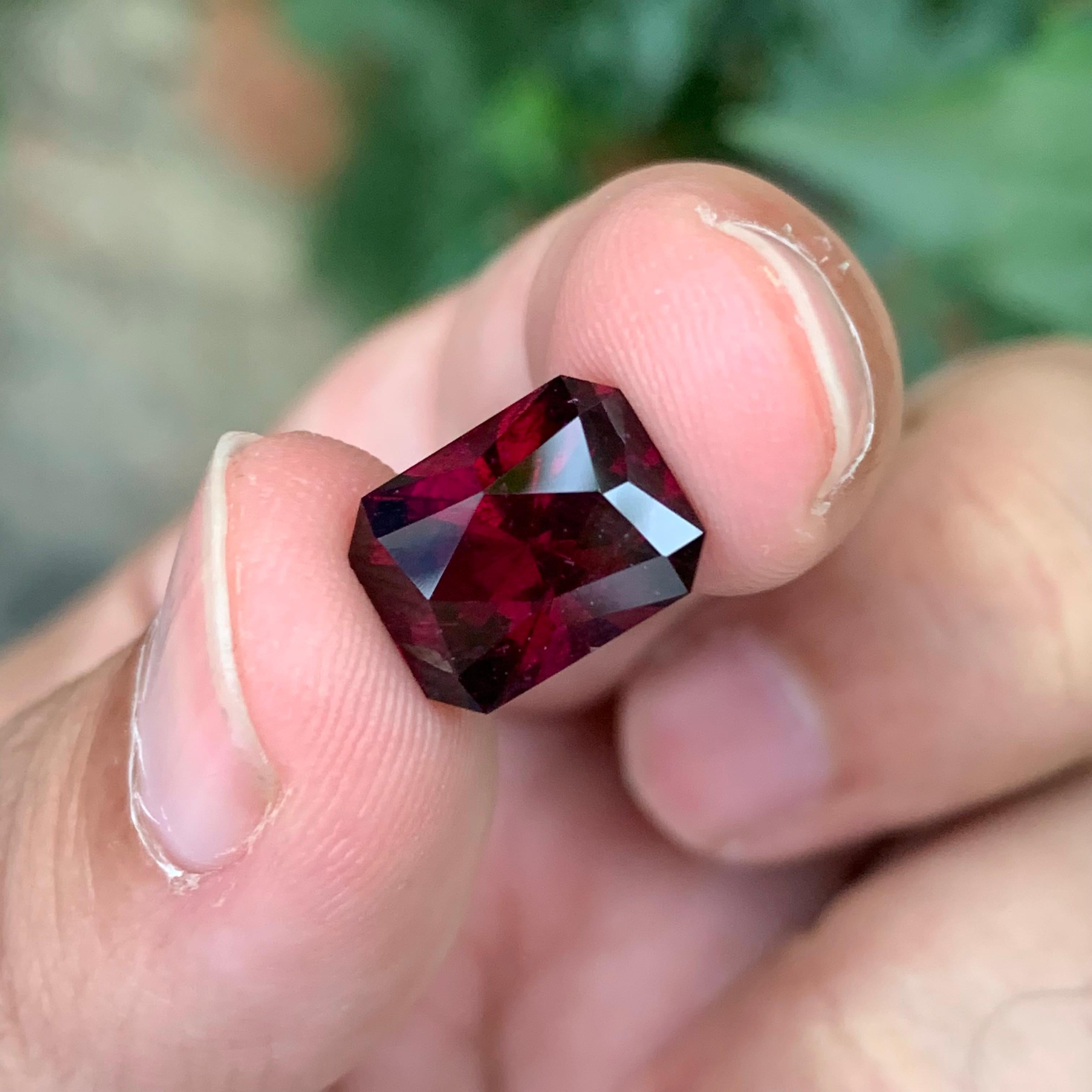 6.50 Karat natürlicher loser Rhodolith Granat Smaragd Form Edelstein im Angebot 3