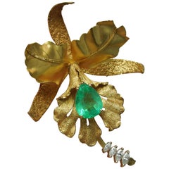 Retro 6.50 Carat Pear Cut Emerald 18 Karat Gold Orchid Pin Pendant