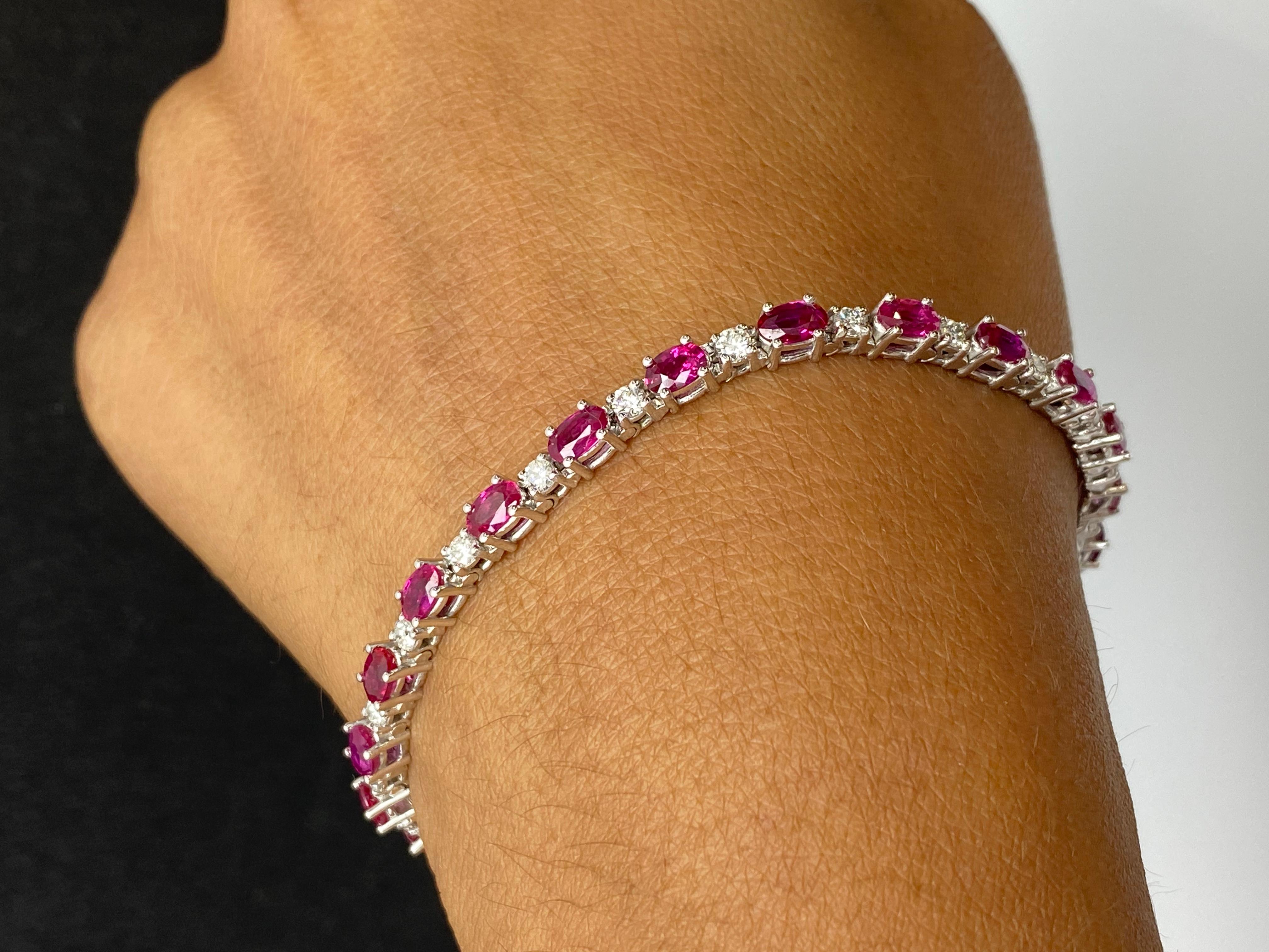 6,50 Karat Rubin und Diamant-Tennisarmband aus 14K Weißgold im Angebot 1