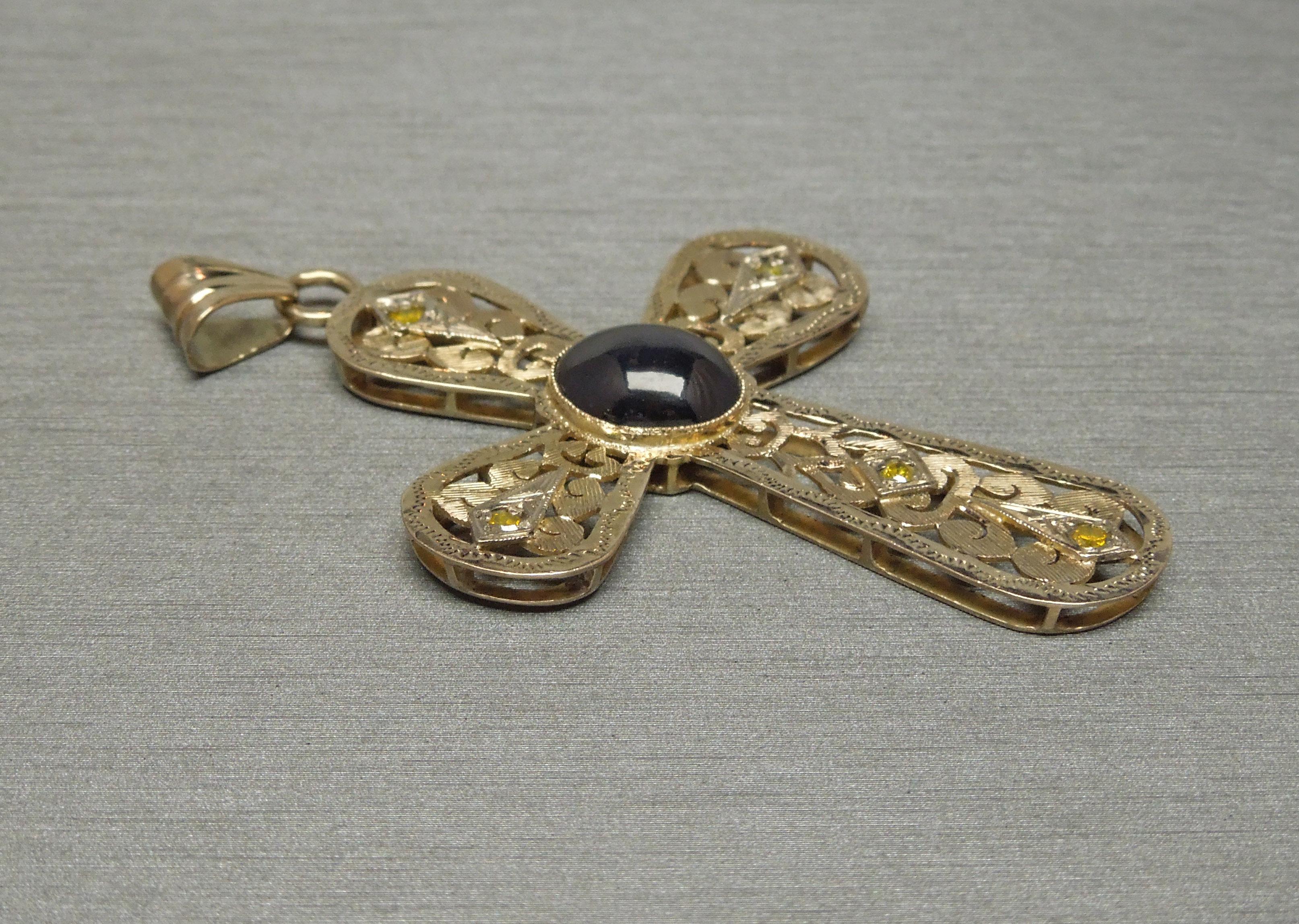 Cabochon 6.50 Carat Sapphire and Canary Diamond Cross For Sale
