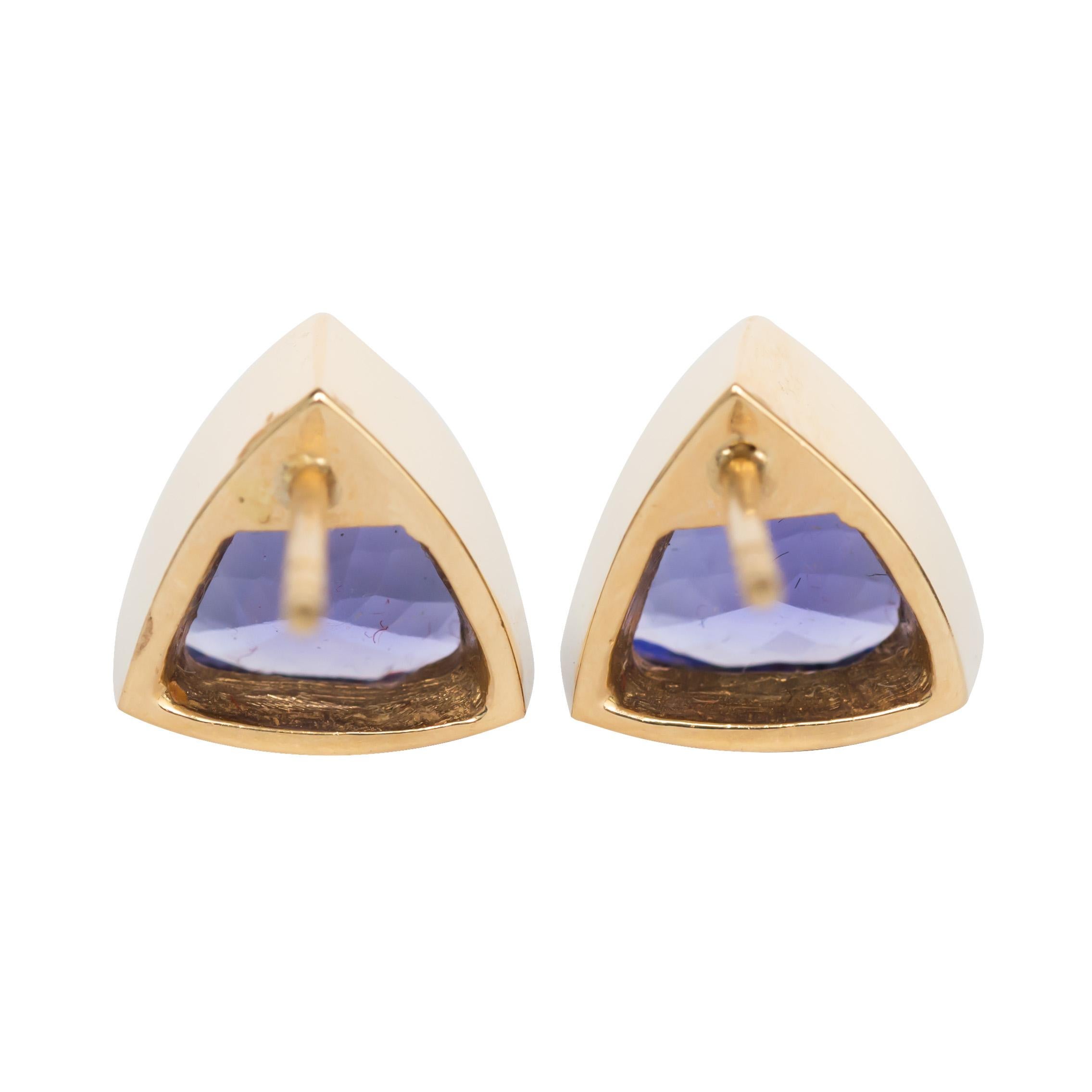 Contemporary 6.50 Carat Total Weight Tanzanite Yellow Gold Earrings