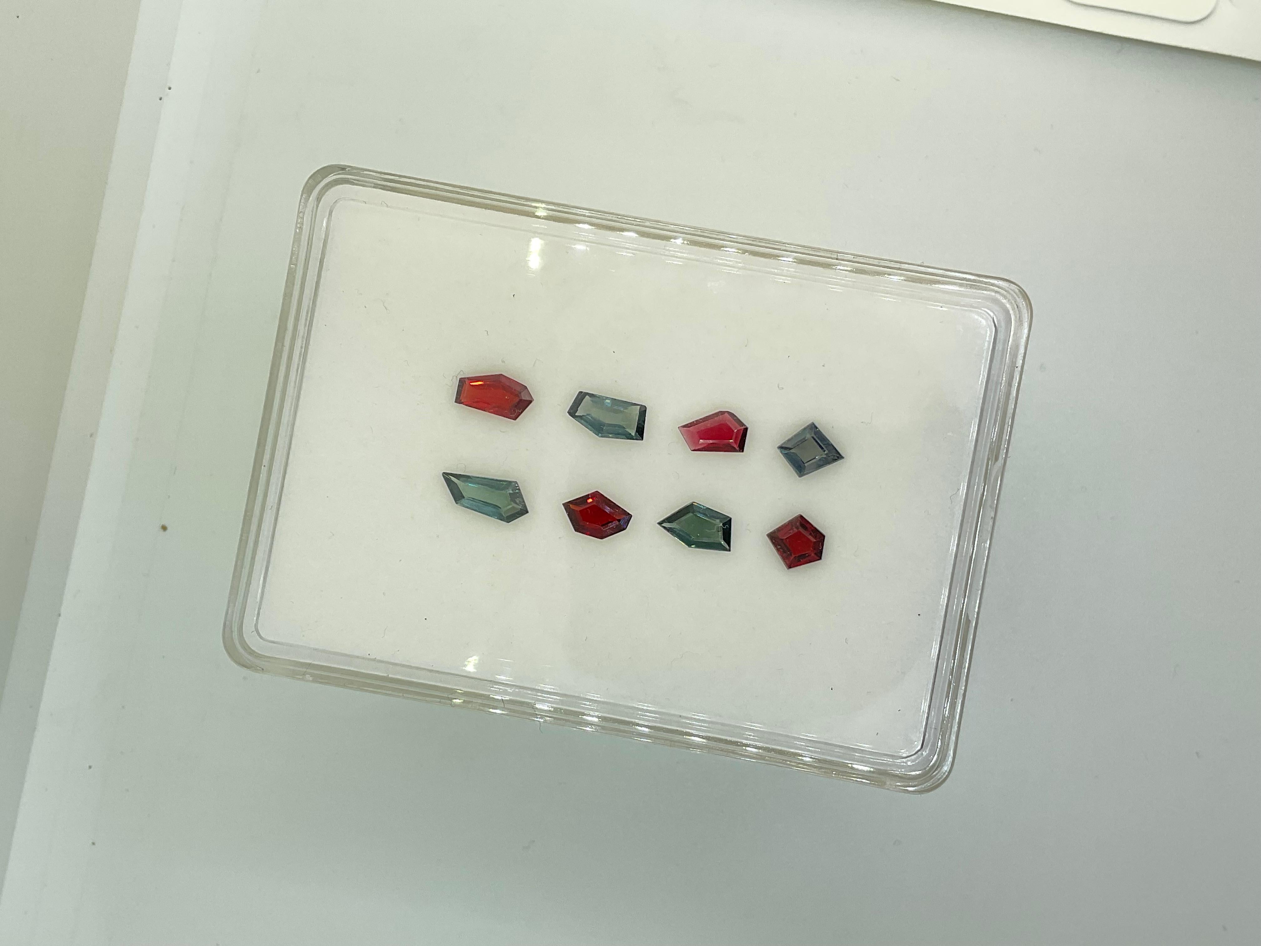 6.50 Carats Grey & Red Spinel Fancy Cut Stone Natural Gem For fine earrings In New Condition For Sale In Jaipur, RJ