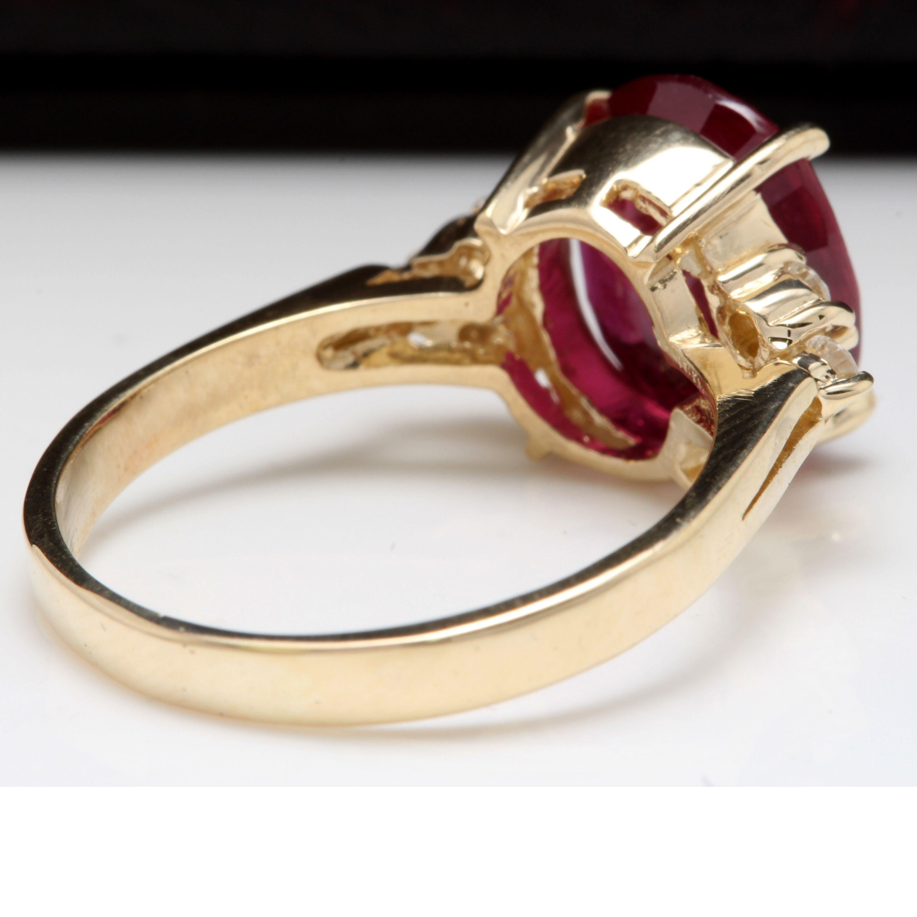 6,50 Karat beeindruckender Ring mit rotem Rubin und Diamant aus 14 Karat Gelbgold (Gemischter Schliff) im Angebot