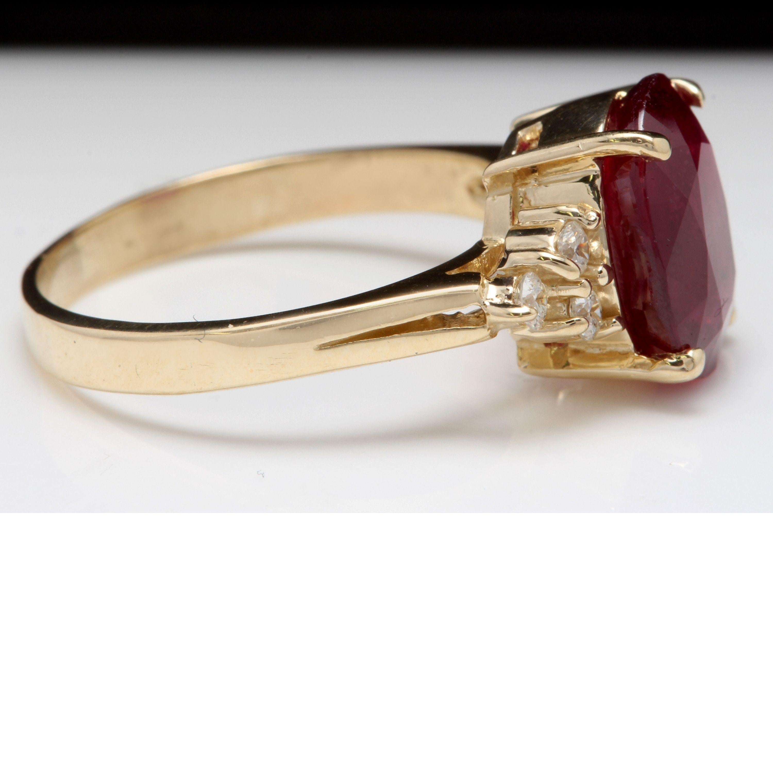 6,50 Karat beeindruckender Ring mit rotem Rubin und Diamant aus 14 Karat Gelbgold im Zustand „Neu“ im Angebot in Los Angeles, CA