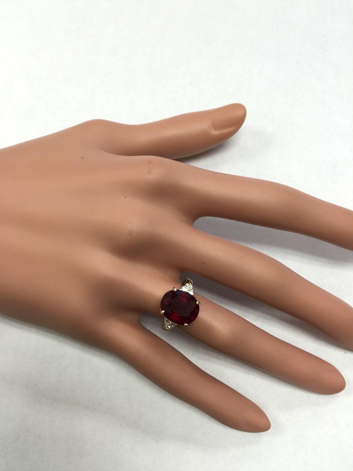 6,50 Karat beeindruckender Ring mit rotem Rubin und Diamant aus 14 Karat Gelbgold im Angebot 2