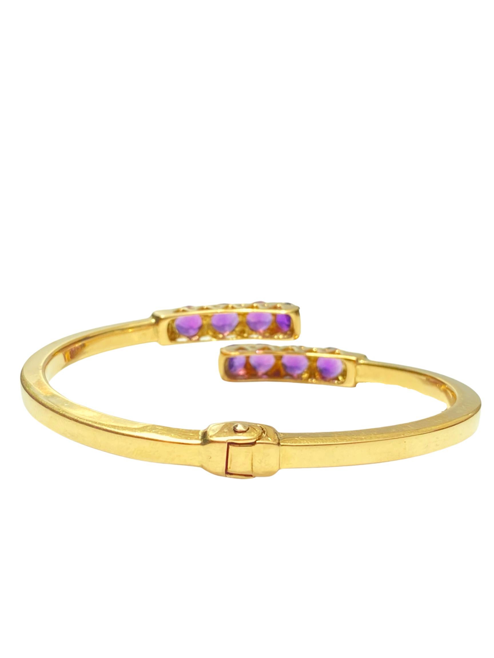 Round Cut 6.50 Carats Round-Brilliant Cut Purple Amethyst and 18k Yellow Gold Bangle For Sale