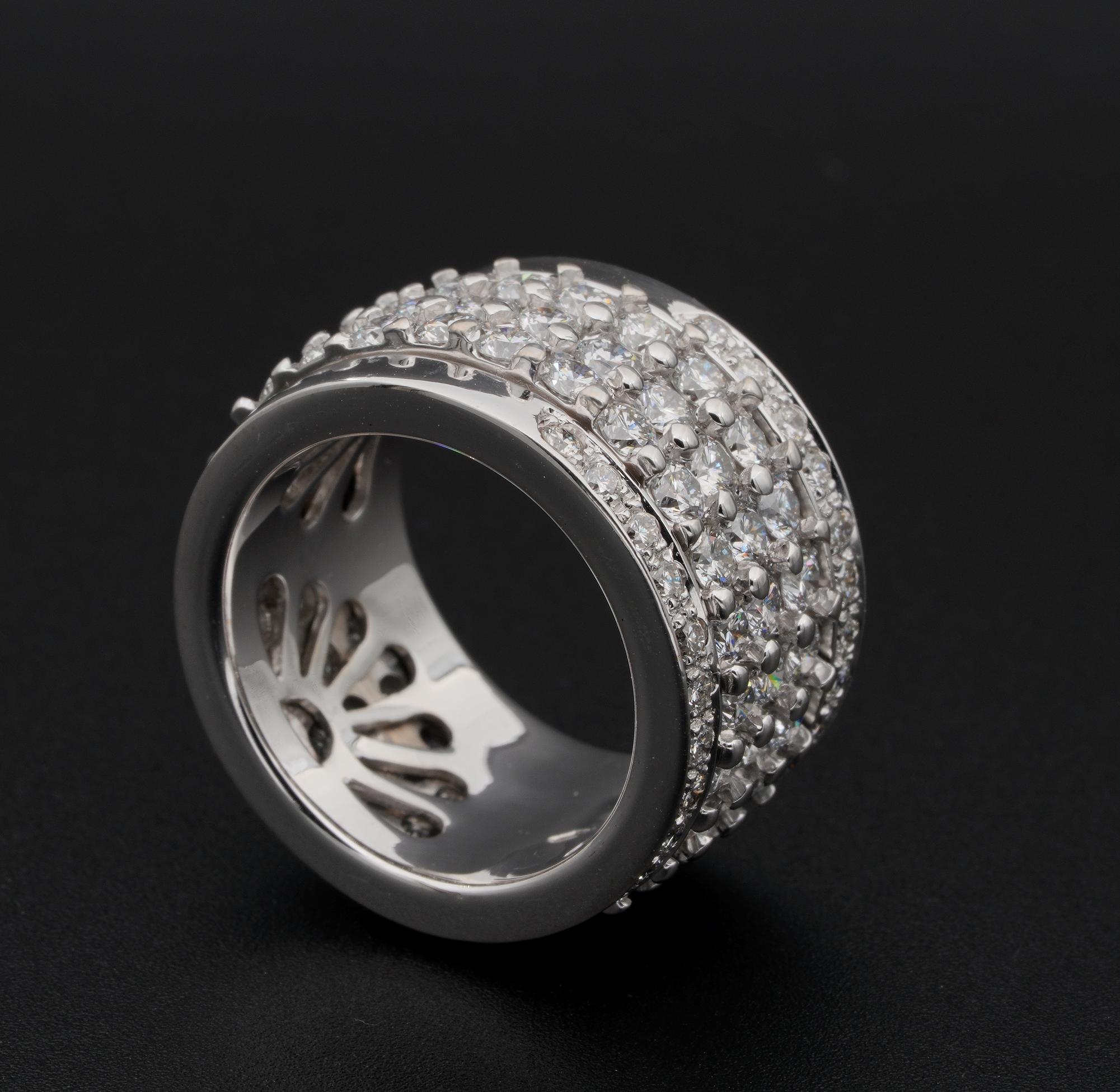 Taglio brillante 6,50 carati F IF/VVS Anello Eternità con diamante rotante Night and Day Spin in vendita