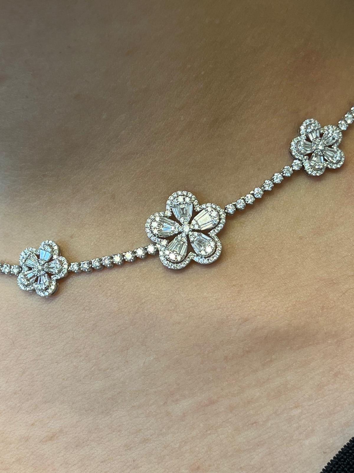 6,50 ct. Blume Multishape Abschnitt Diamant-Halskette (Moderne) im Angebot