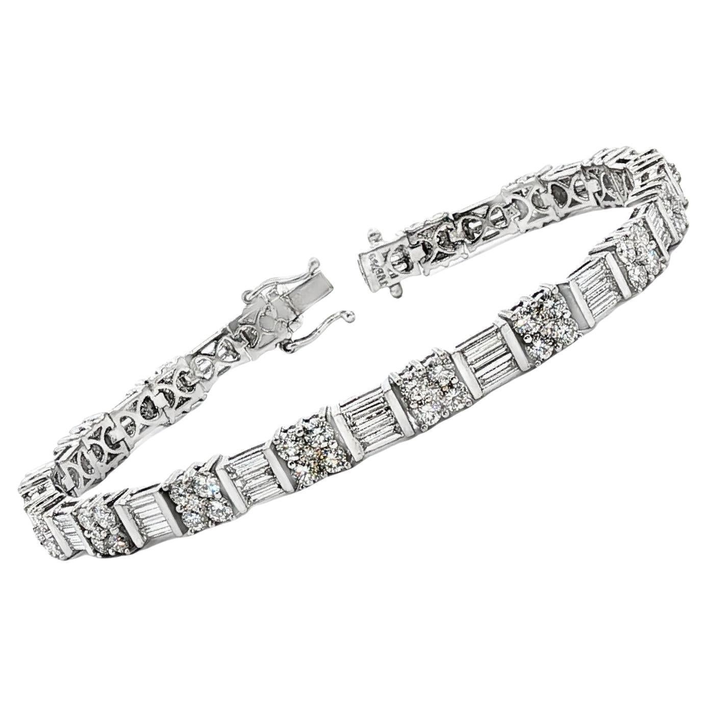 6.50 CTW Round & Baguette-Cut Diamond 18KWG Dot-Dash Link Bracelet en vente