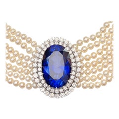 65.00ct.  Zaffiro, 7,71ct. Diamanti naturali, girocollo di perle da 20,2 carati