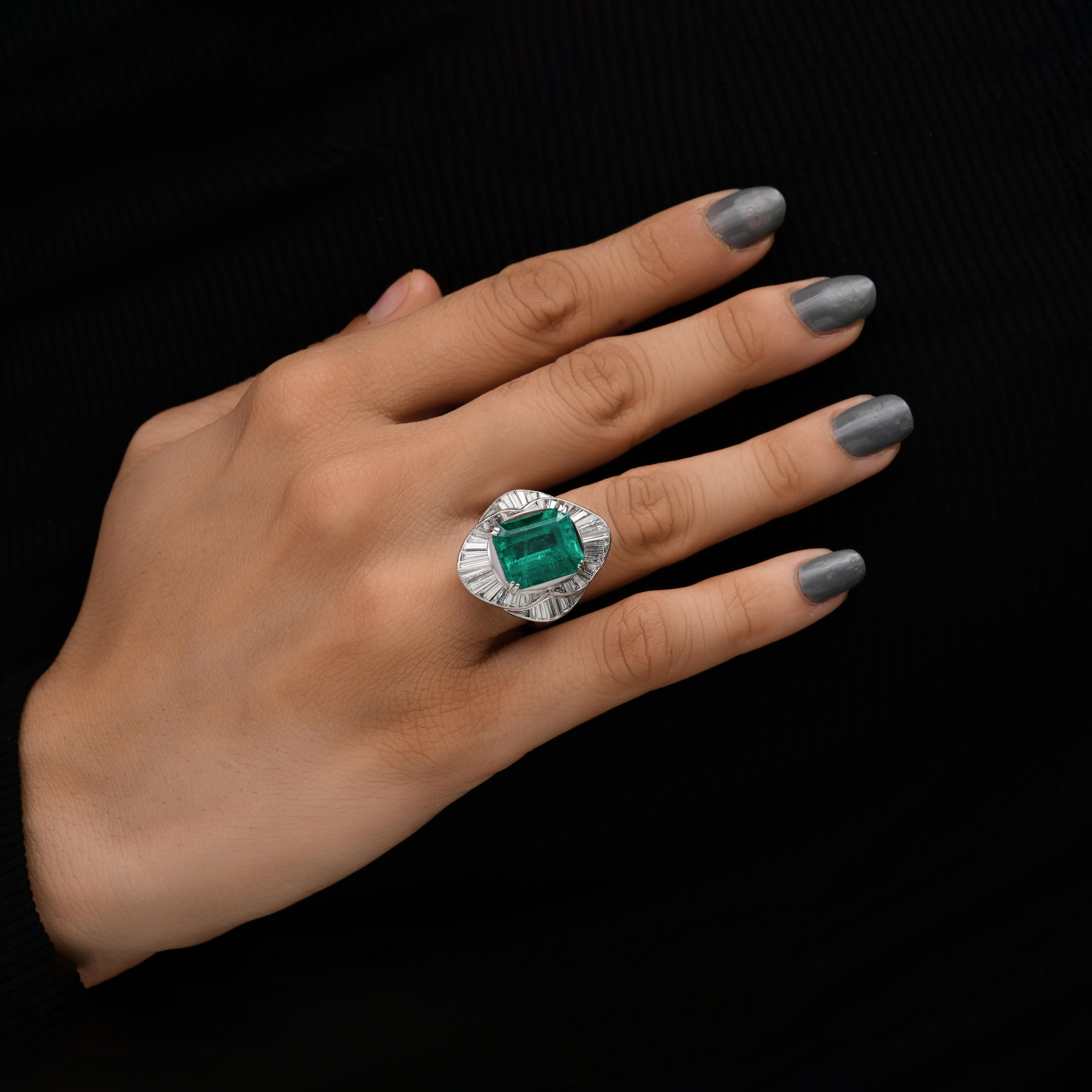 For Sale:  6.51 Carat Colombian Emerald 4 Carat VS Clarity Diamond Platinum Cocktail Ring 8