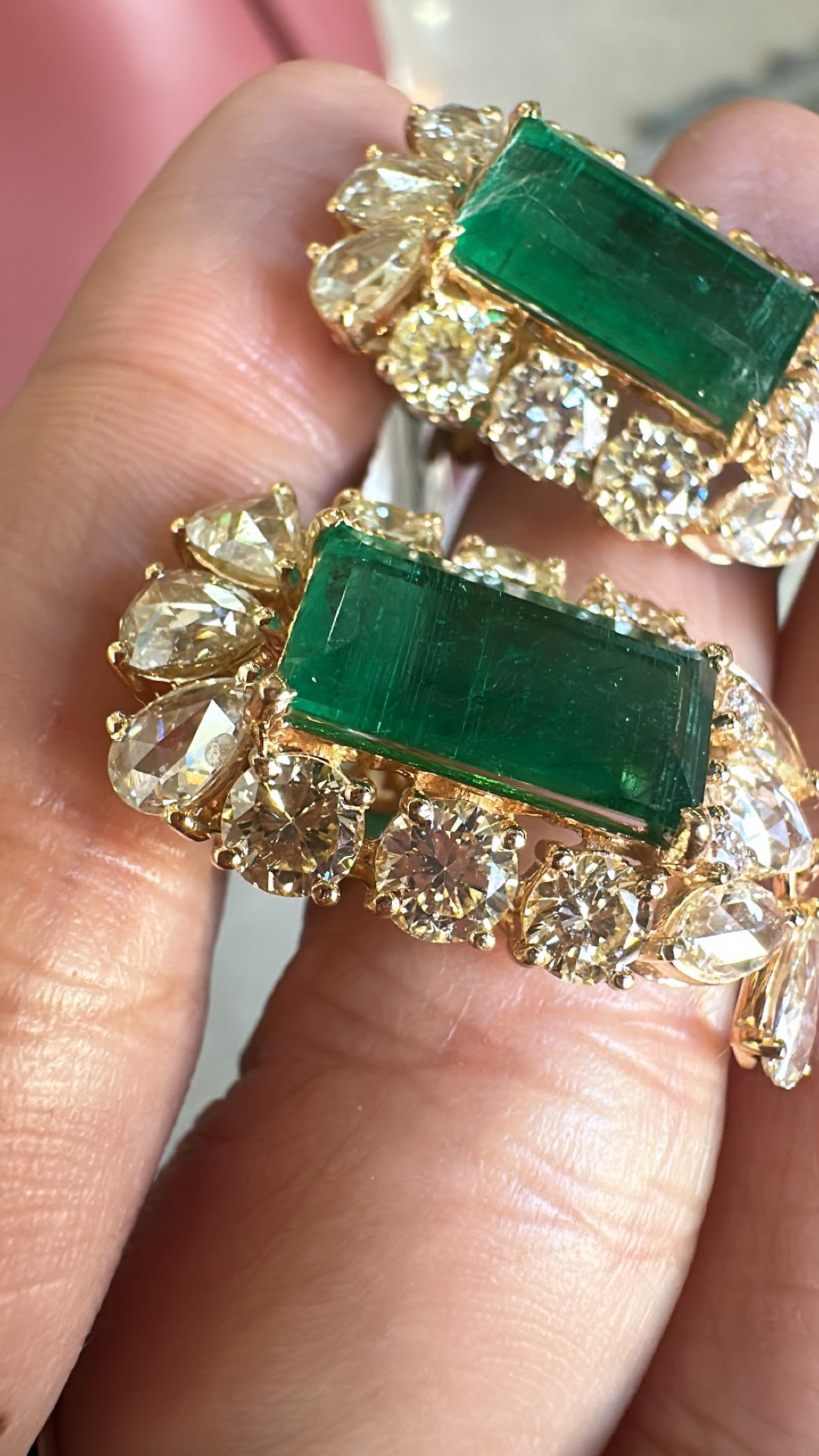 Women's or Men's 6.51 carats, natural Zambian Emeralds & Yellow Rose Cut Diamonds Dangle Earrings