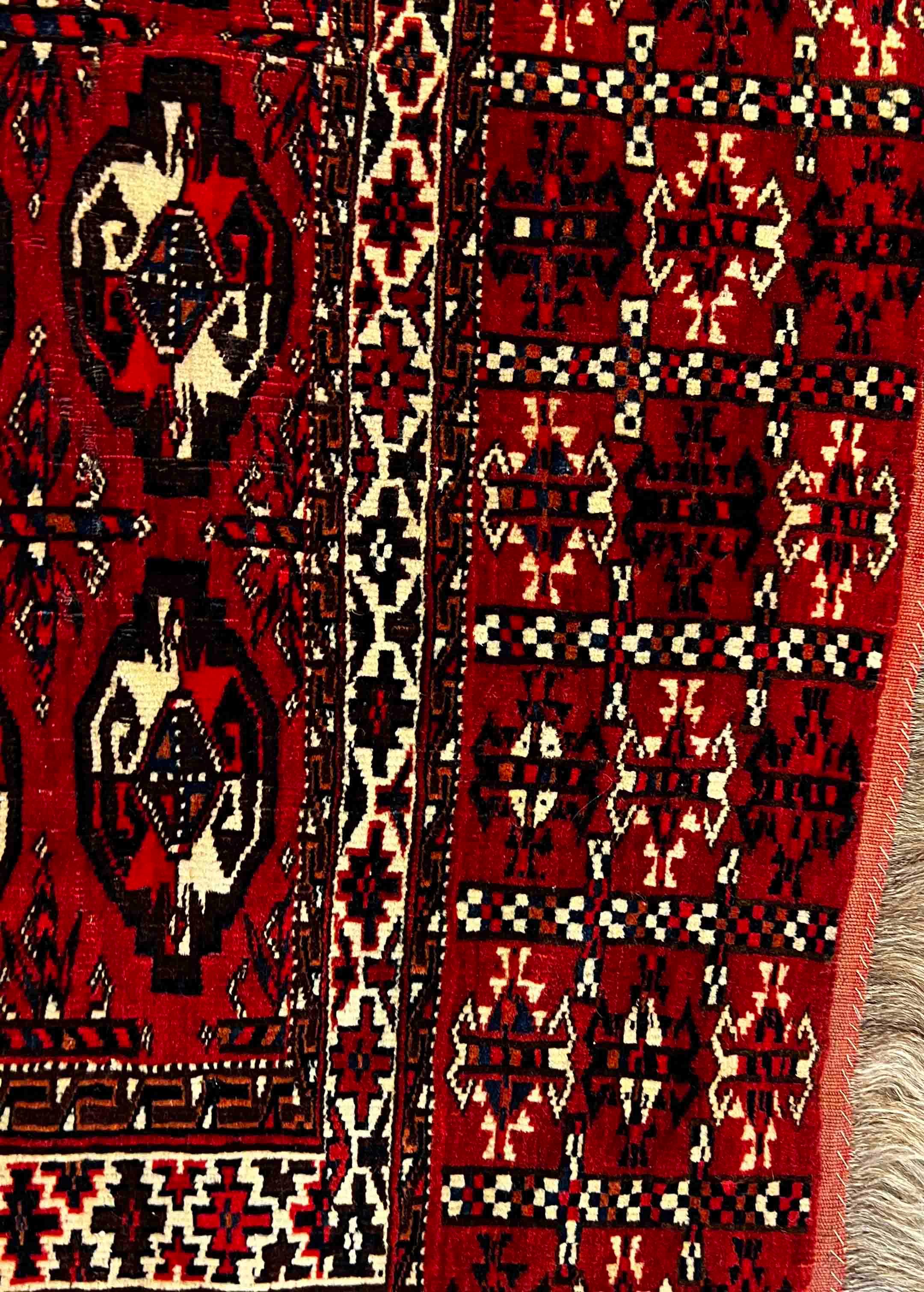 651 - Turkmène Tekke Chuval Teppich:: 19. Jahrhundert (Wolle) im Angebot