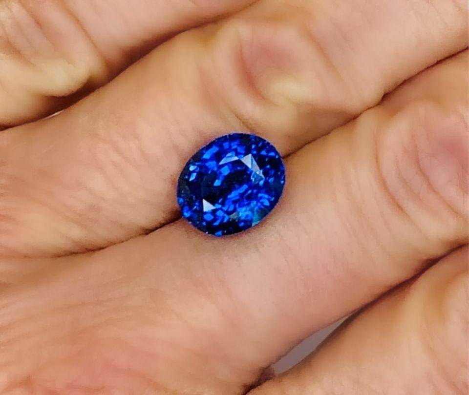 6.52 Carat Blue Sapphire Oval, Unset Loose Gemstone, GIA Certified  10