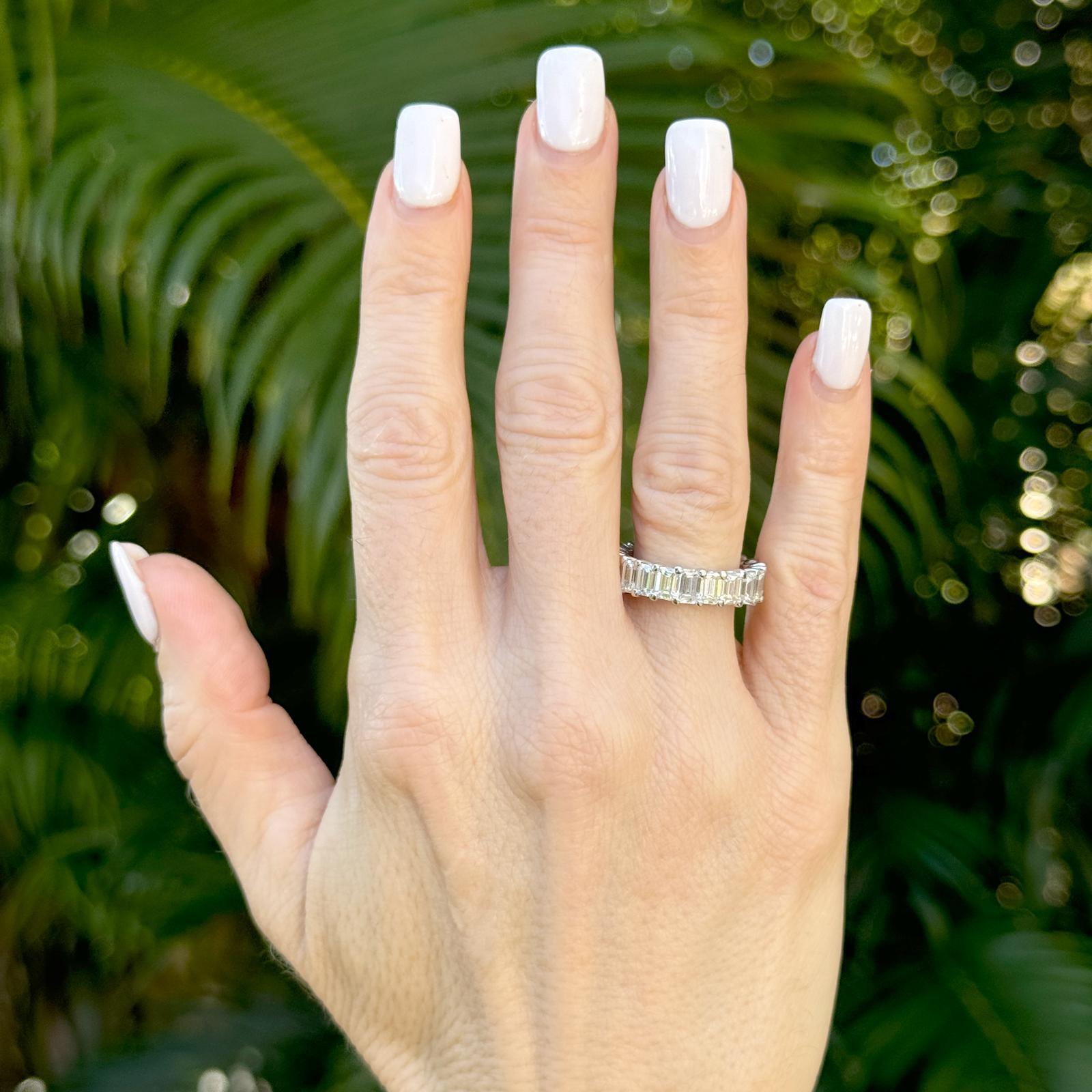 6.52 CTW Emerald Cut Diamond 18K White Gold Eternity Wedding Band Ring Size 6 In Excellent Condition For Sale In Boca Raton, FL