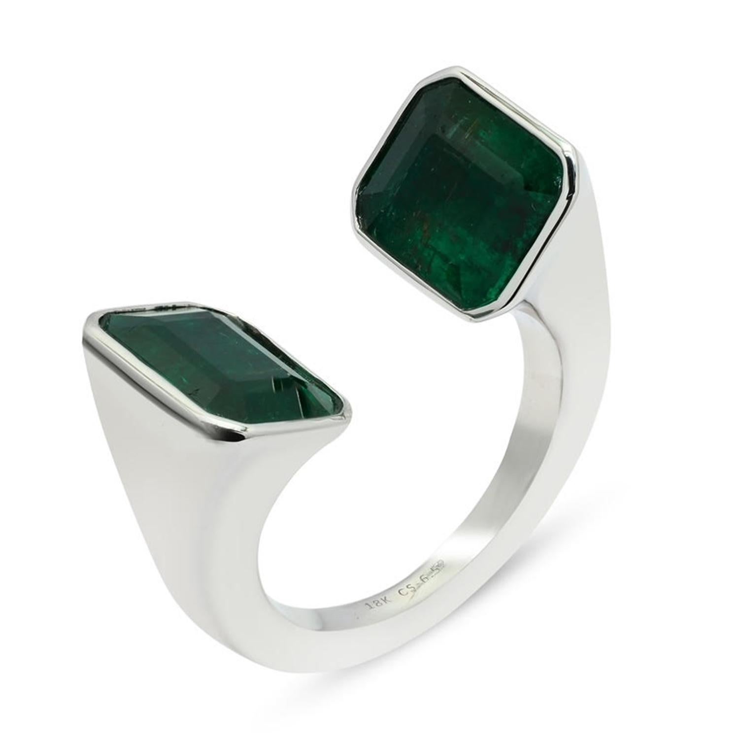 6.52ct Twin Emerald Ring Made In 18k White Gold In New Condition For Sale In New York, NY
