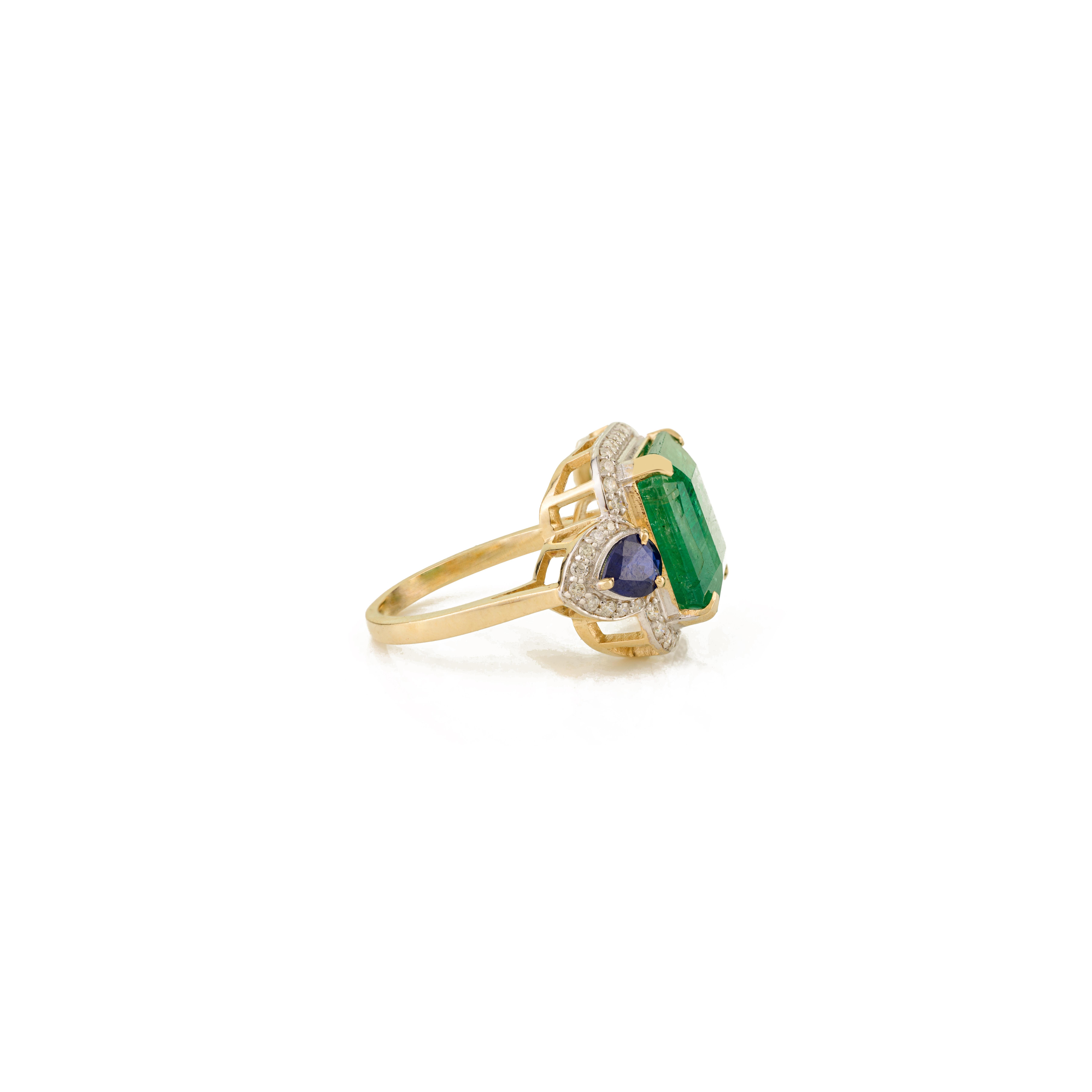 Im Angebot: 6,53 Karat Smaragd Saphir und Diamant Statement Cocktail Ring in 14K Gelb () 3